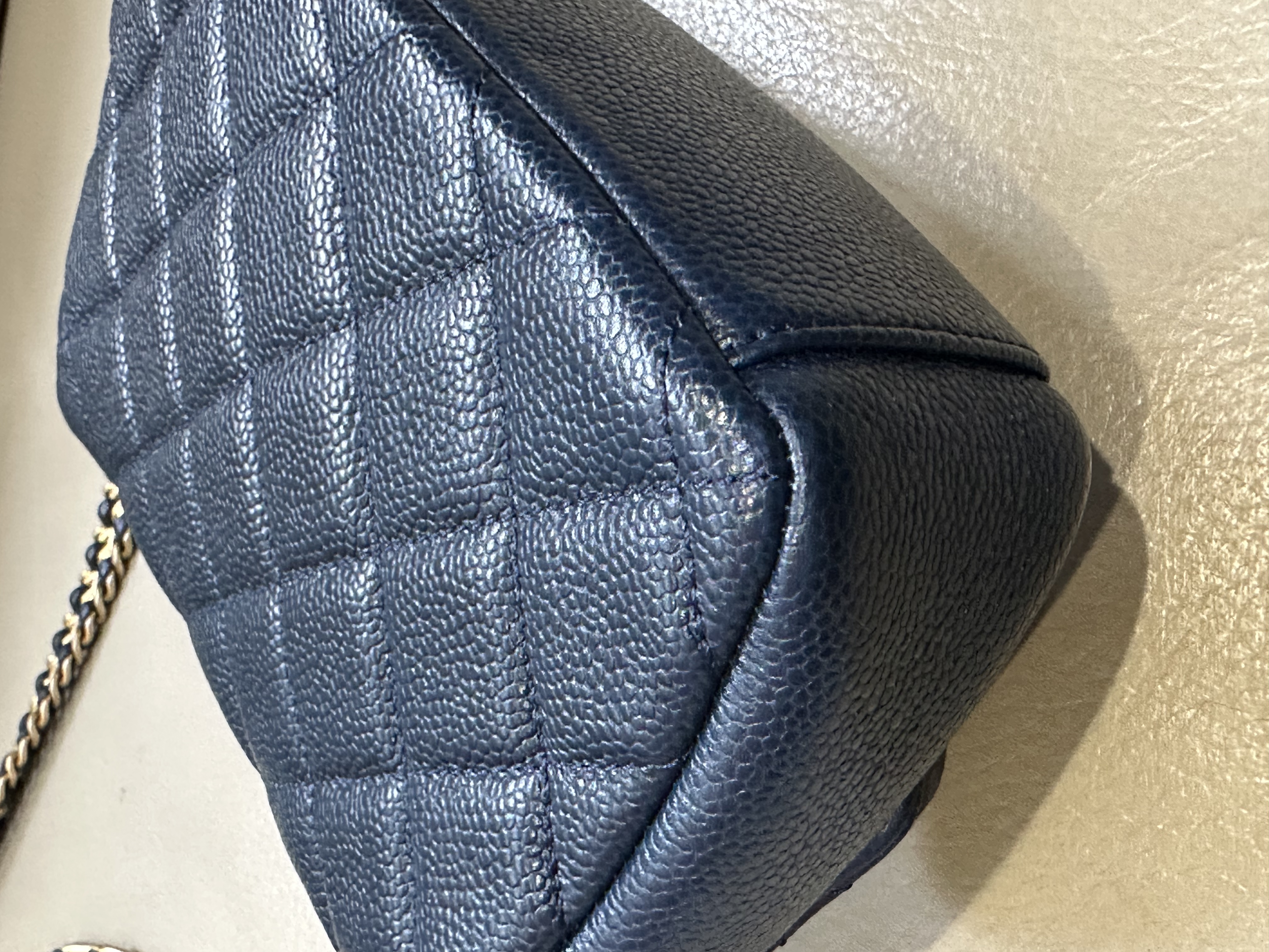 Pre-Owned Chanel Matelassé Chain Soul Flap Bag / Product Code: 26040520