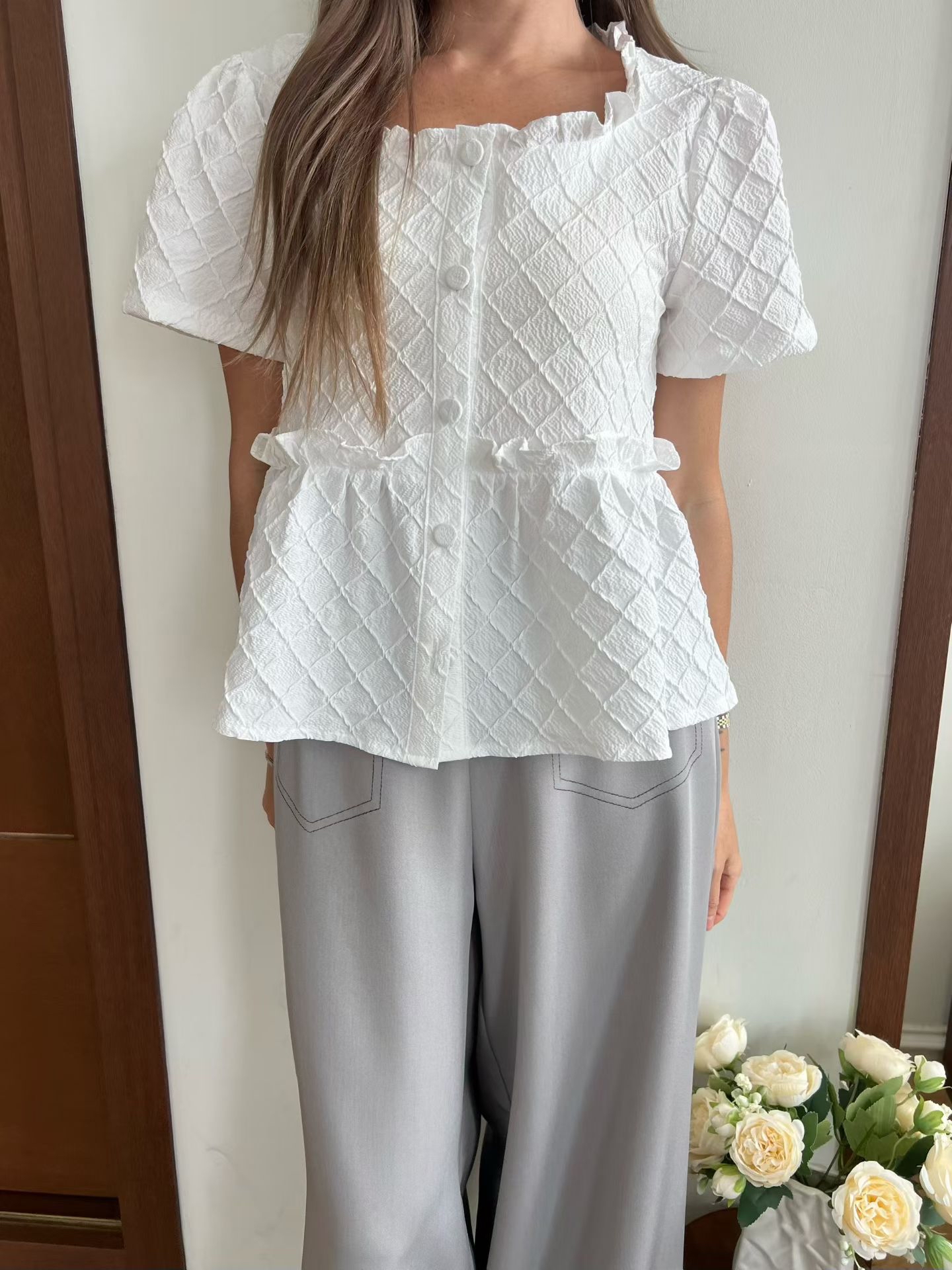 B8 方領荷葉邊菱格修身娃娃衫