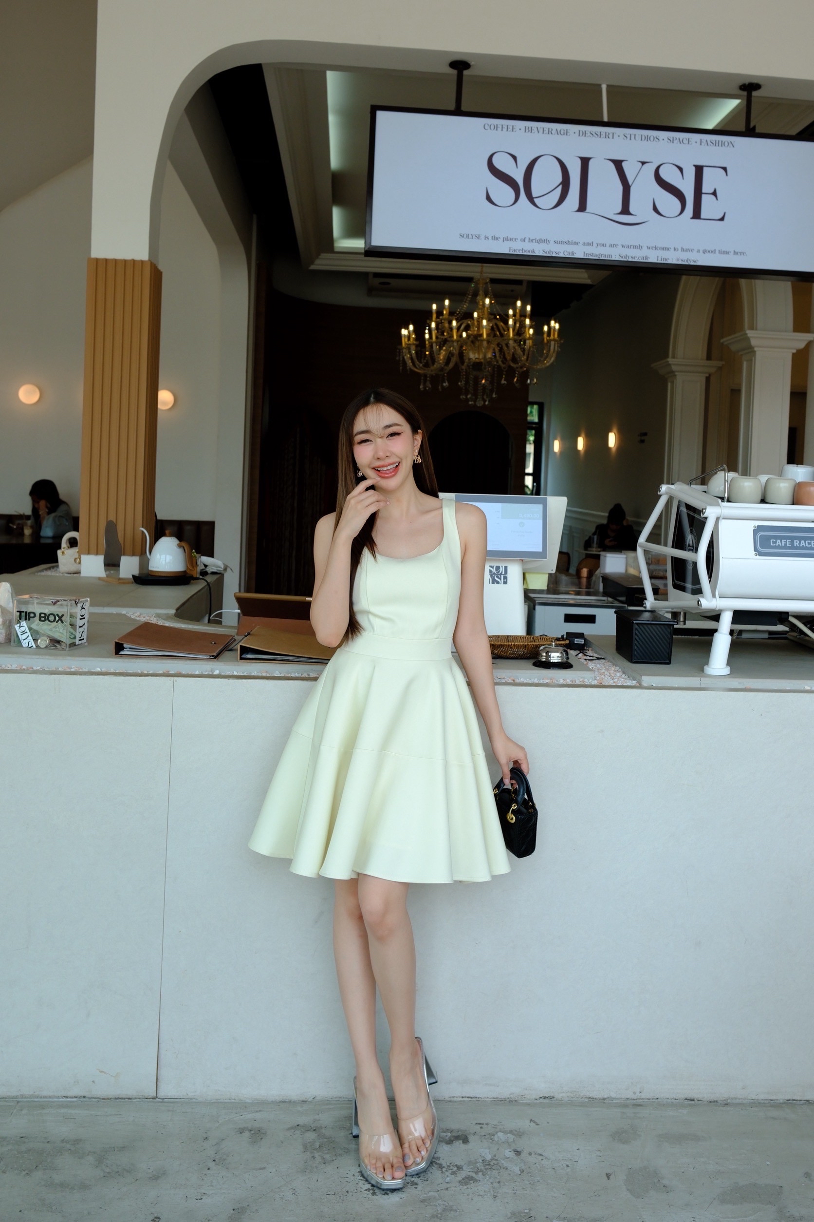 Mavis Dress 法式宽肩A字气质连衣裙 （ 2 Colours )