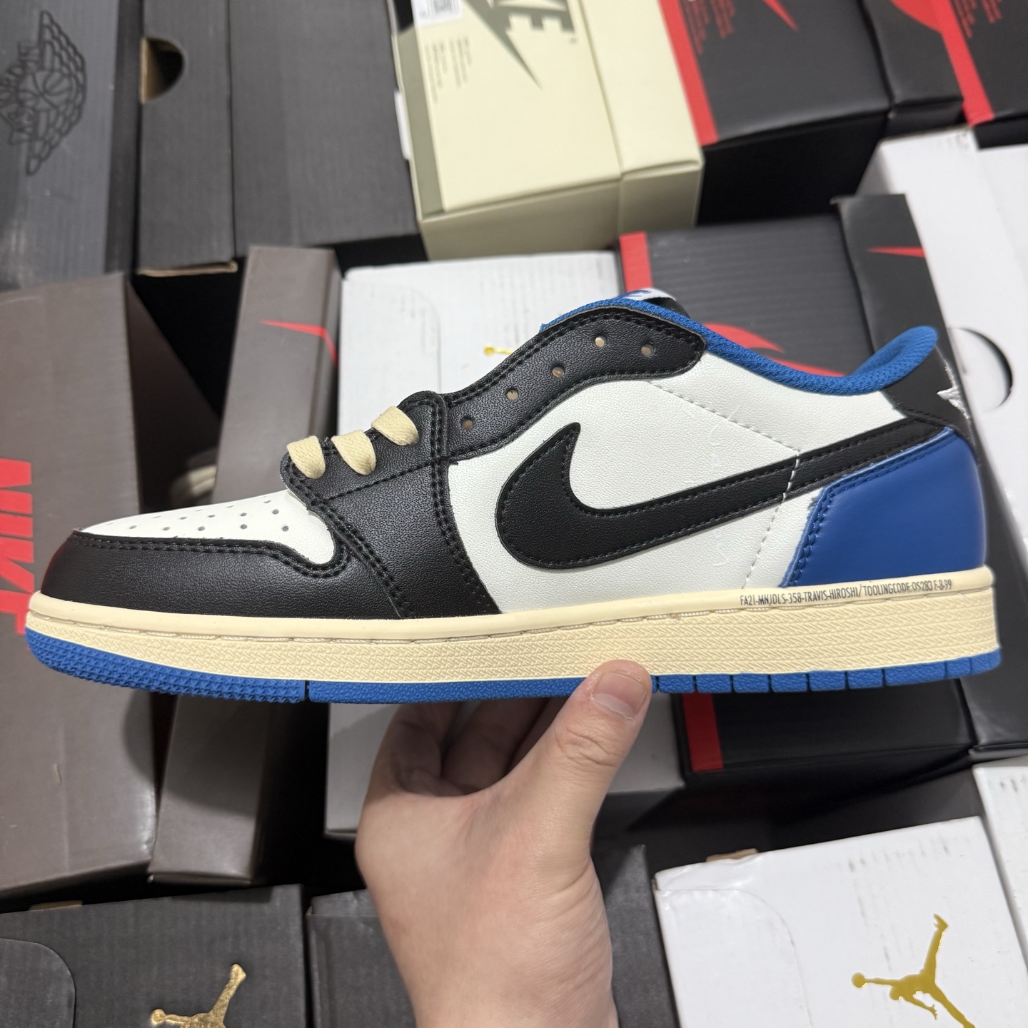 Nike Air Jordan 1 Retro Low OG SP Fragment x Travis Scott DM7866-140