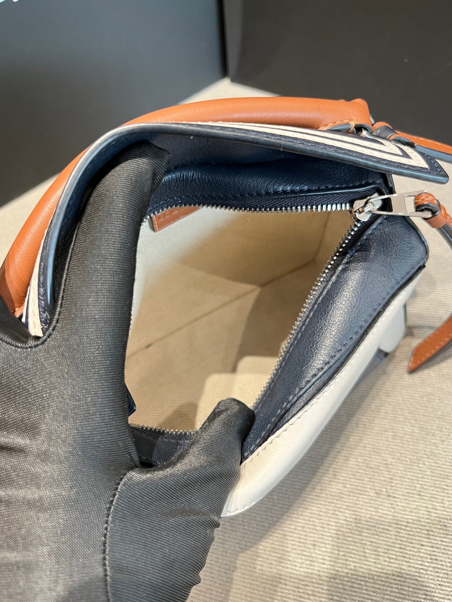 【預訂貨品】Loewe 海軍風三拼色 minipuzzle