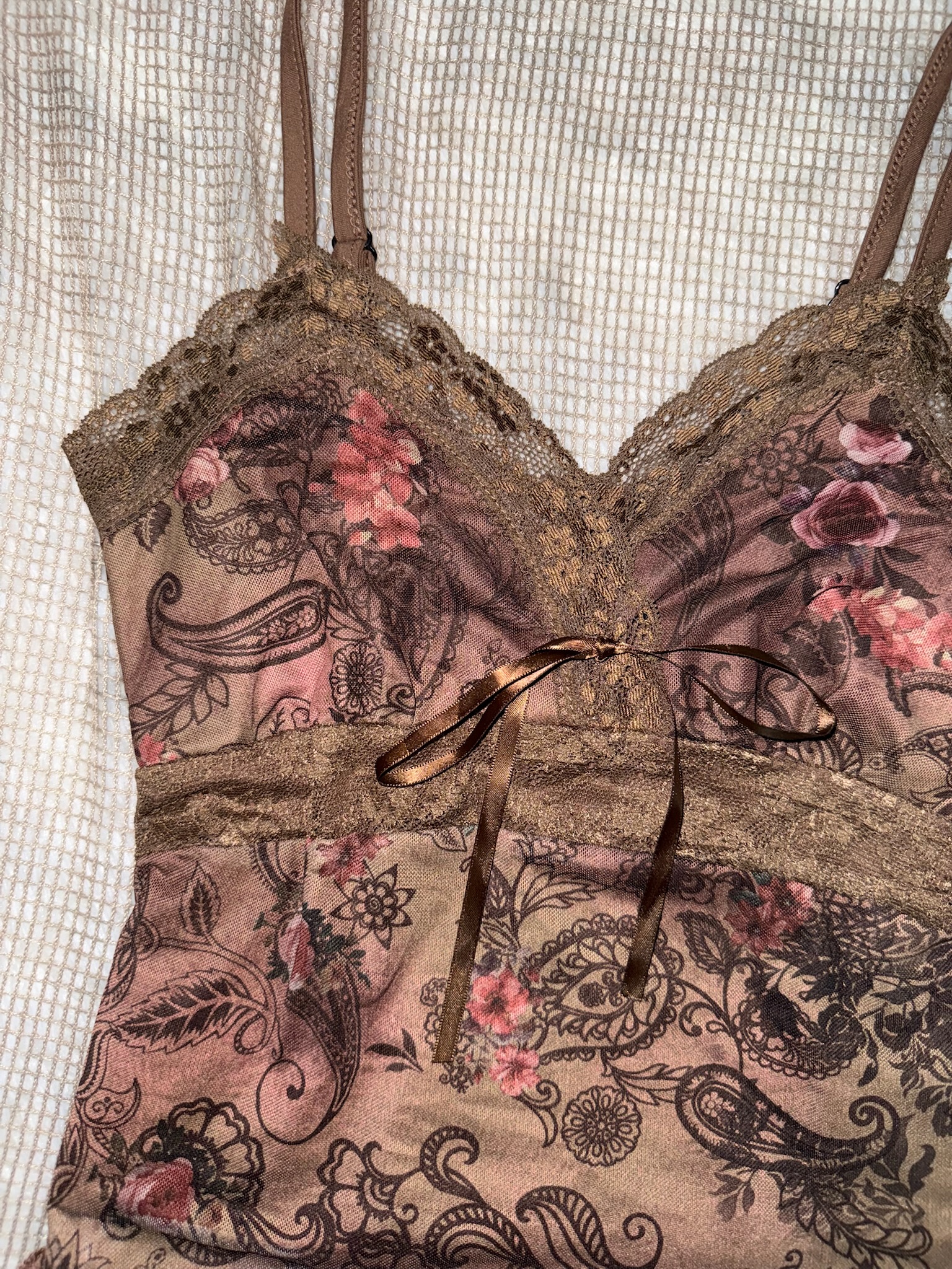 Romwe Vintage Mesh Overlay Cami