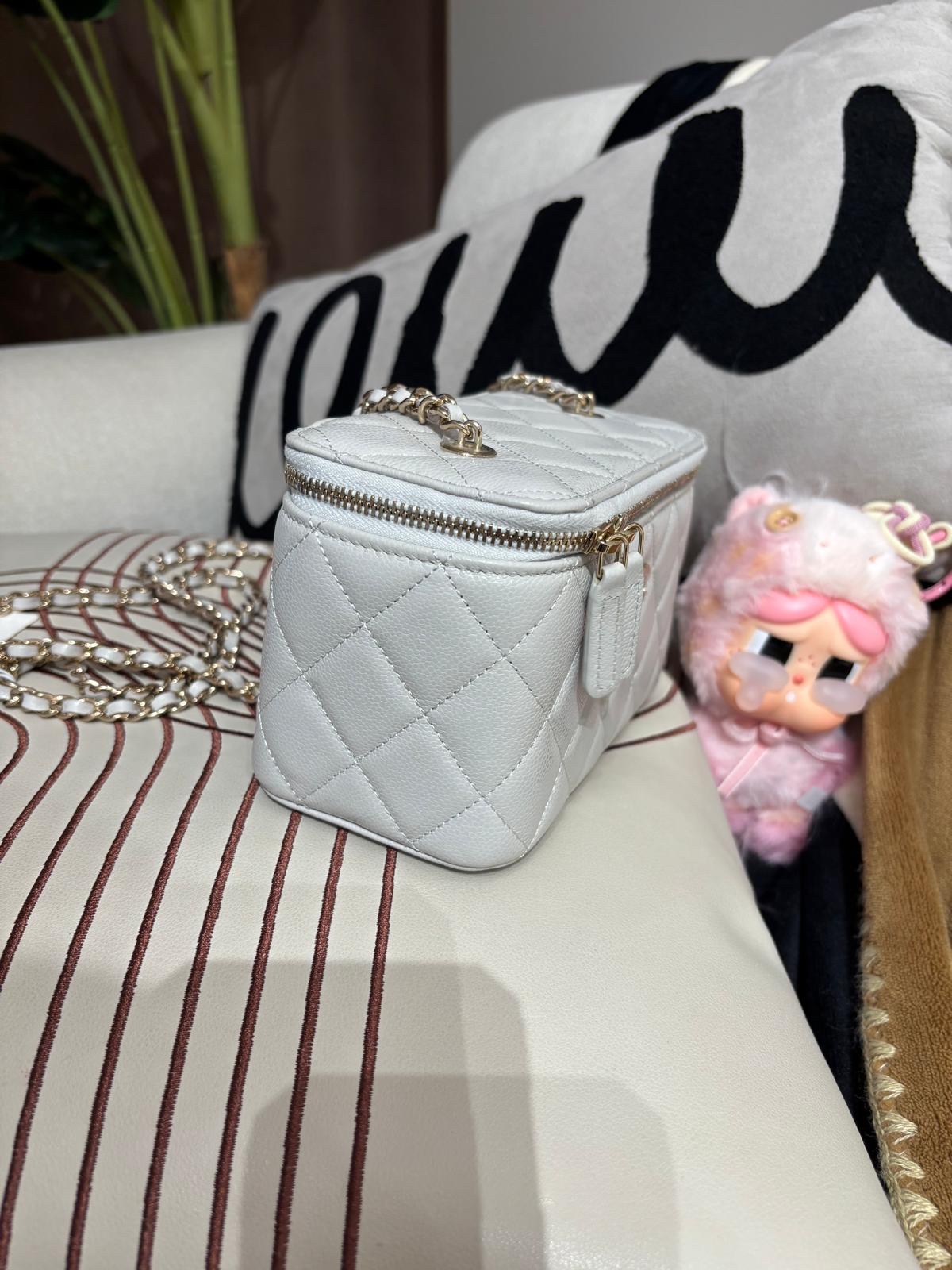 Chanel vanity with chain  灰色亮面粒粒牛皮長盒子 AP1341 100%Authentic, 98%new ✅晶片✅Dust bag✅Box