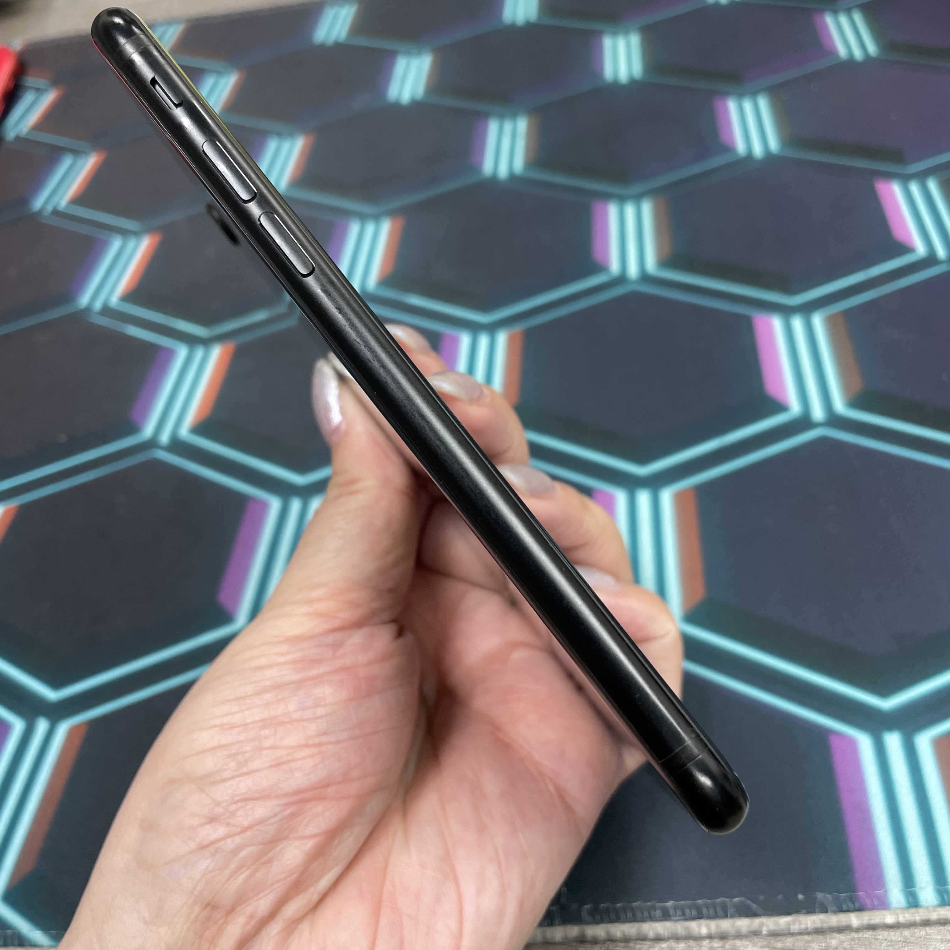 *7027 SE 2 完美機 128GB 電76 黑色 black