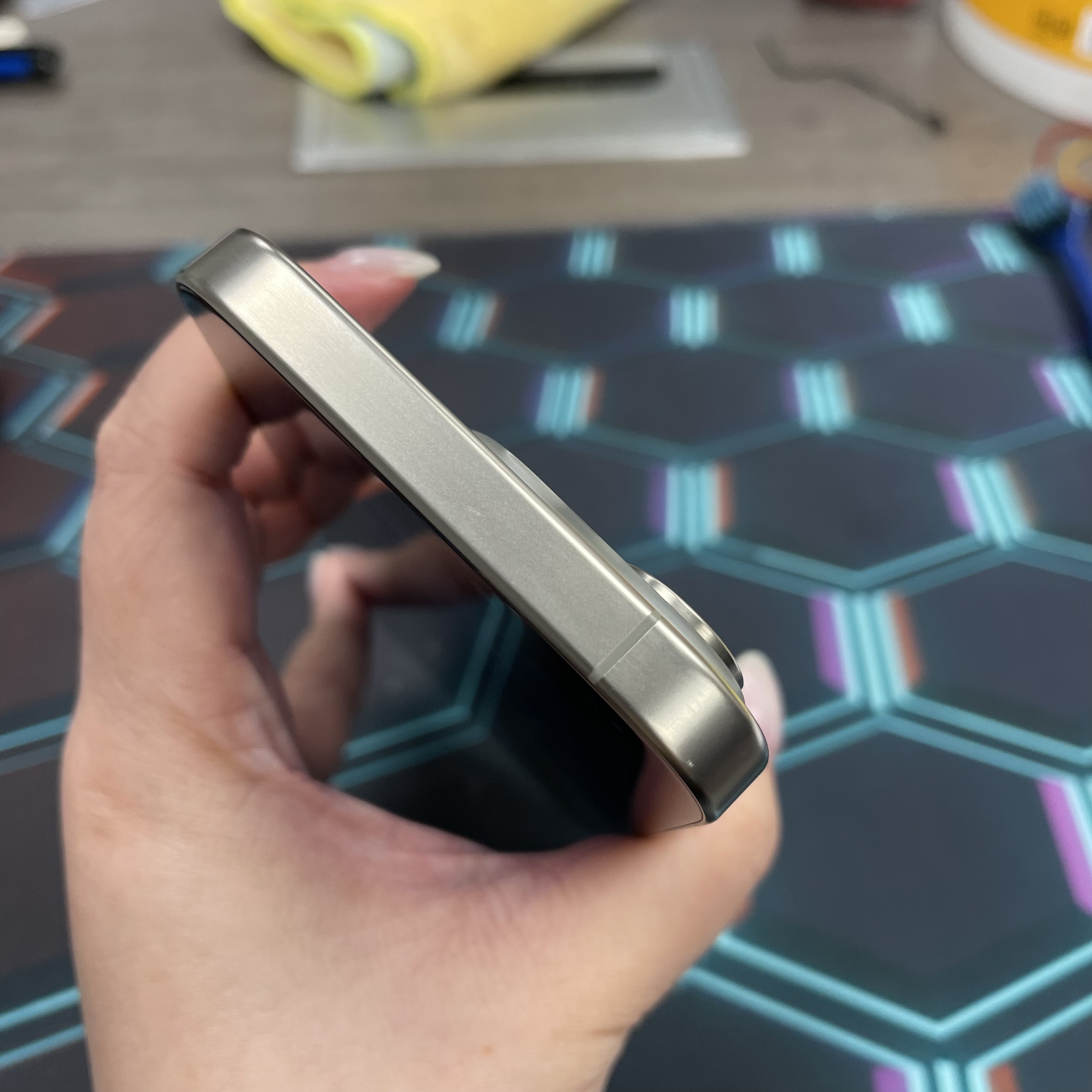 *6638 15 Pro 完美機 128GB 電86 原色 gray