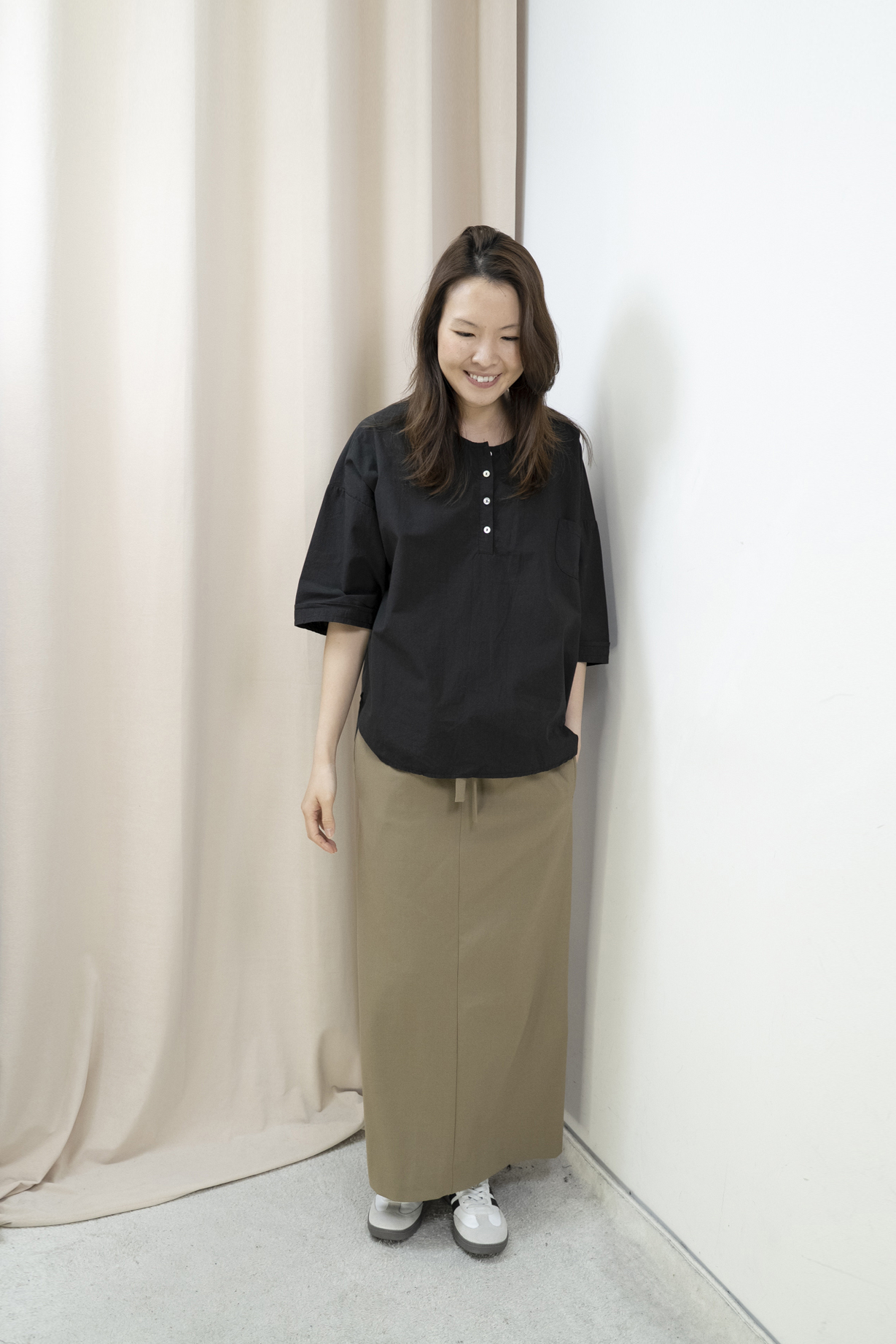 半開胸口袋斯文休閒上衣(黑色）