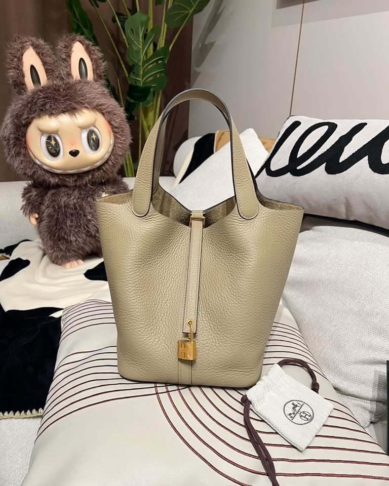 全新 Hermes Picotin 22,STAMP W,馬爾法米金扣 100%Authentic ,全新 ✅專門店收據✅key lock✅dust bag✅box