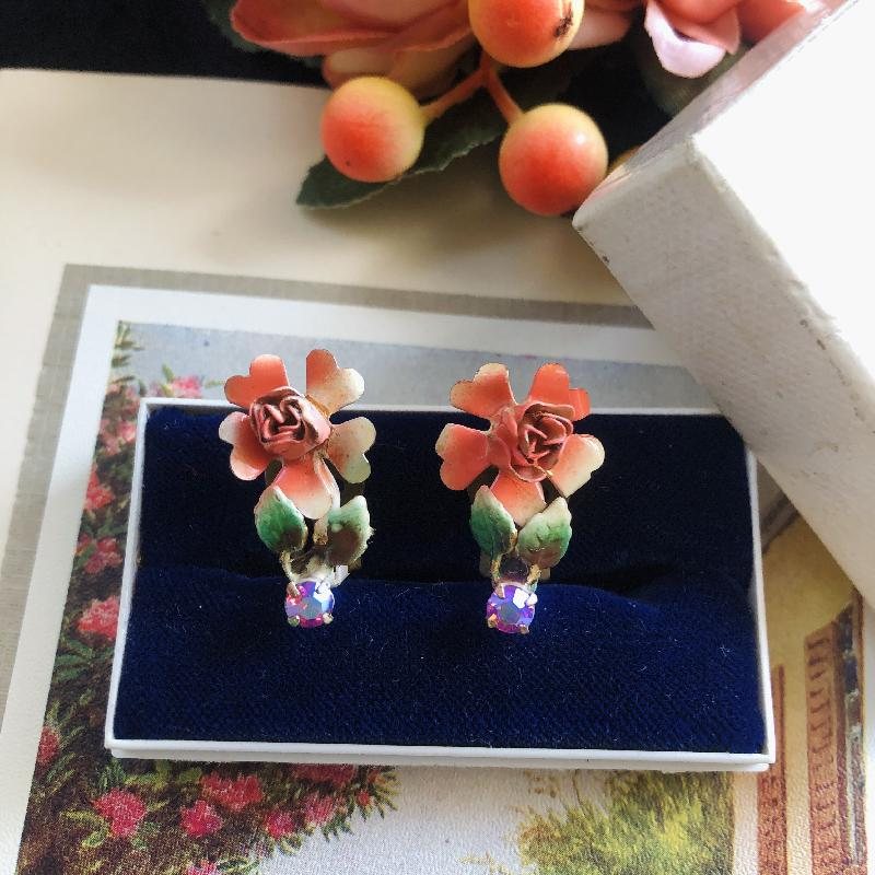 C.a. 1950-60s Austrian Hand-painted Peach Orange Enamel Floral Clip Earrings (MT1816-3)