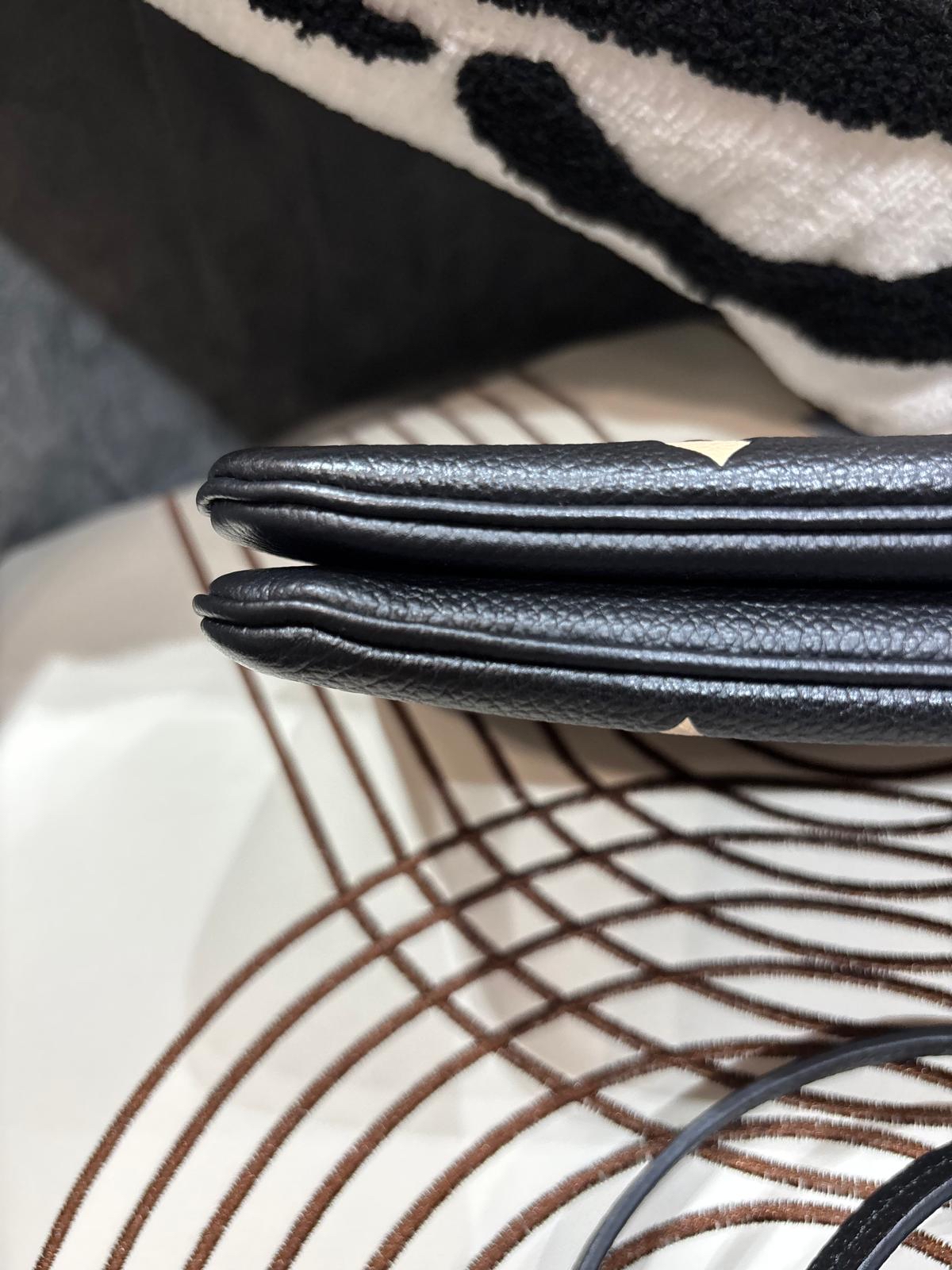 Lv Pochette Double Zipped Giant calfskin 100%Authentict,98%new✅dust bag 