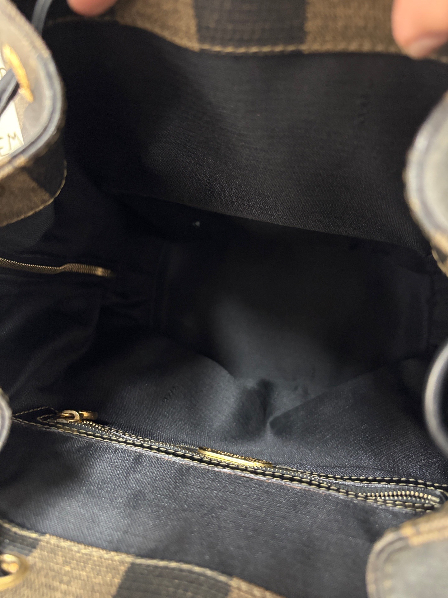 【預訂貨品】Fendi老花胡桃木書包🎒