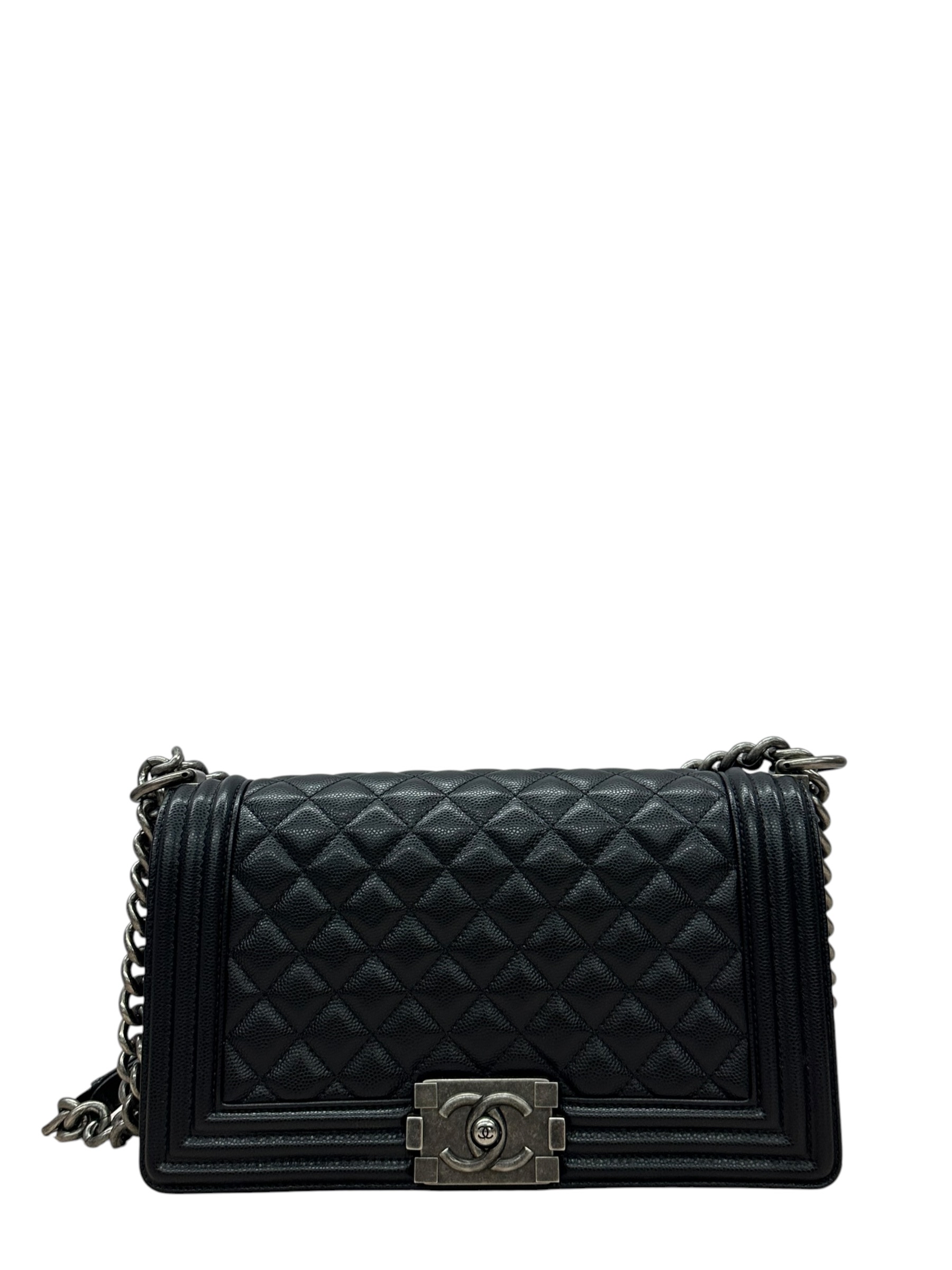 Pre-owned Chanel Boy 25 Handbag Calfskin / Product Code: 082104