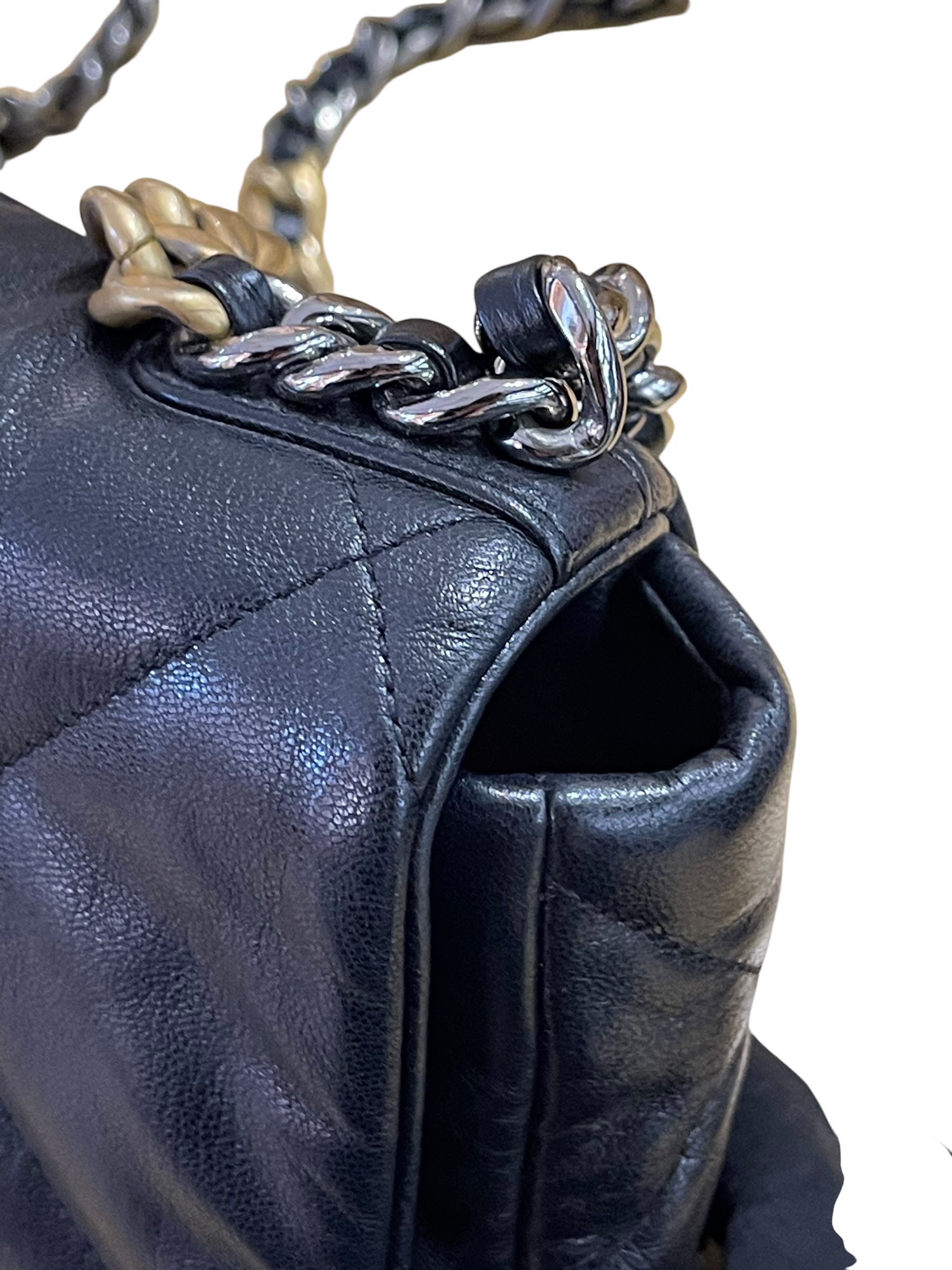 Pre-Owned CHANEL Flap Bag / Product Code: 26051512