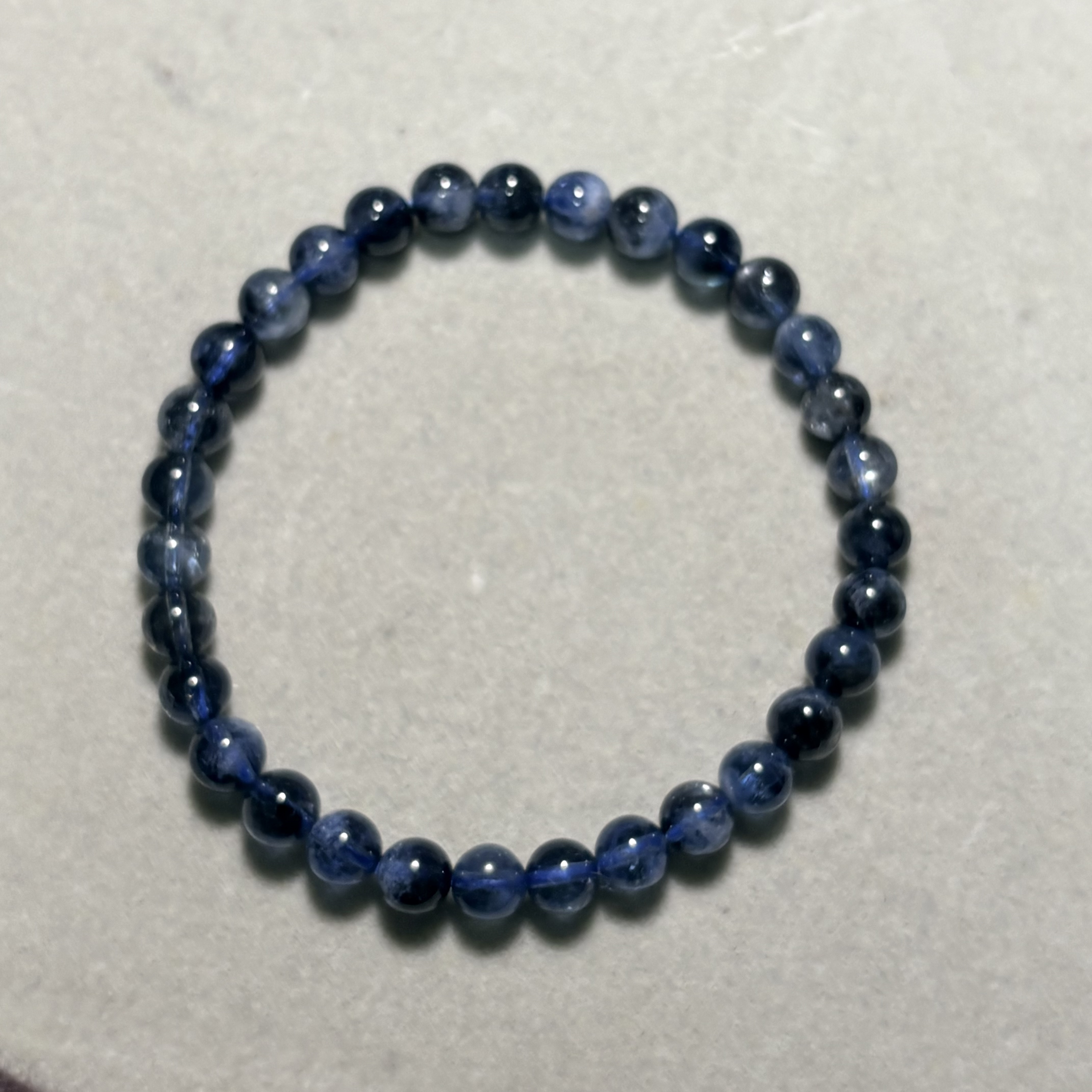 魔鬼藍骨幹海藍寶手串No. 4045丨規格：6mm 16 cm手圍