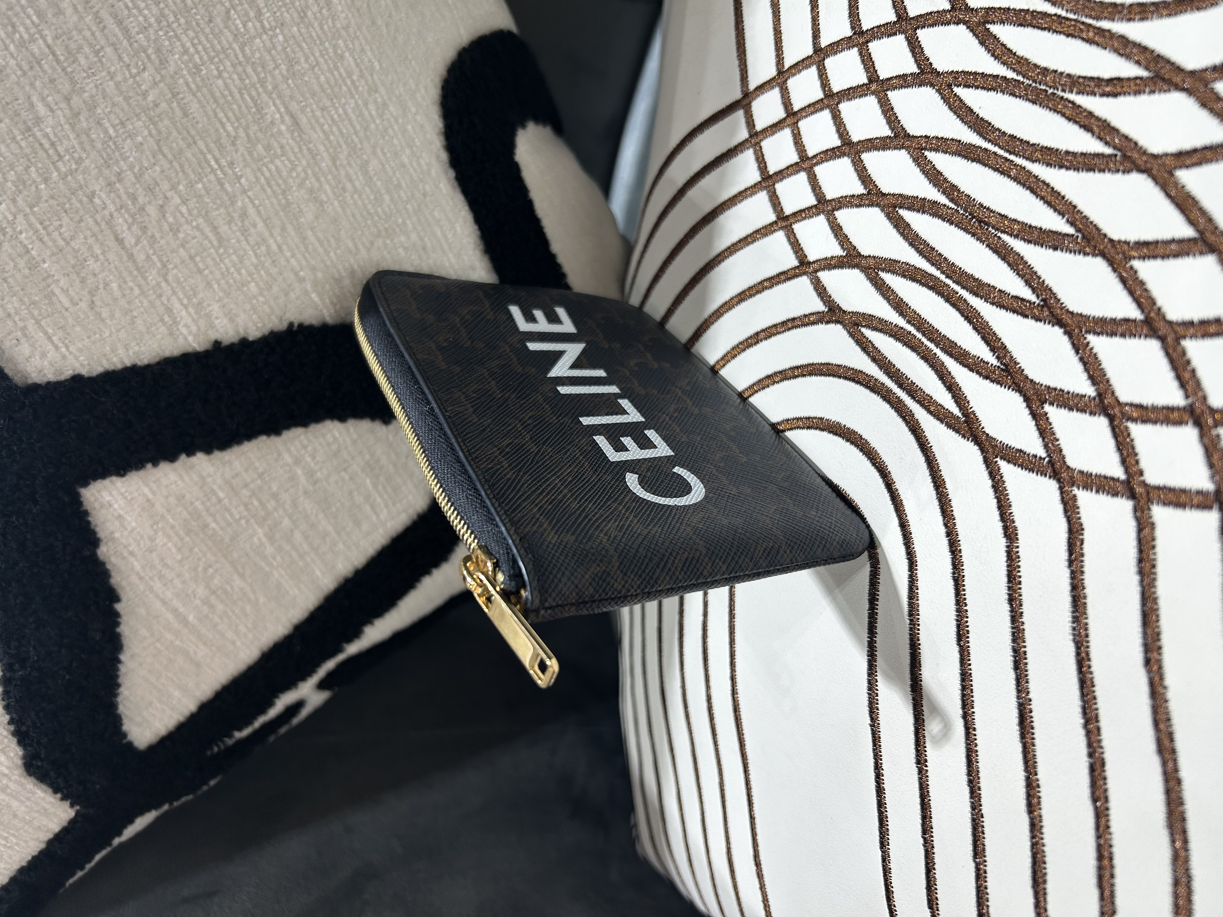 Celine Triomphe coins bag zip wallet 100%Authentic ,95%new