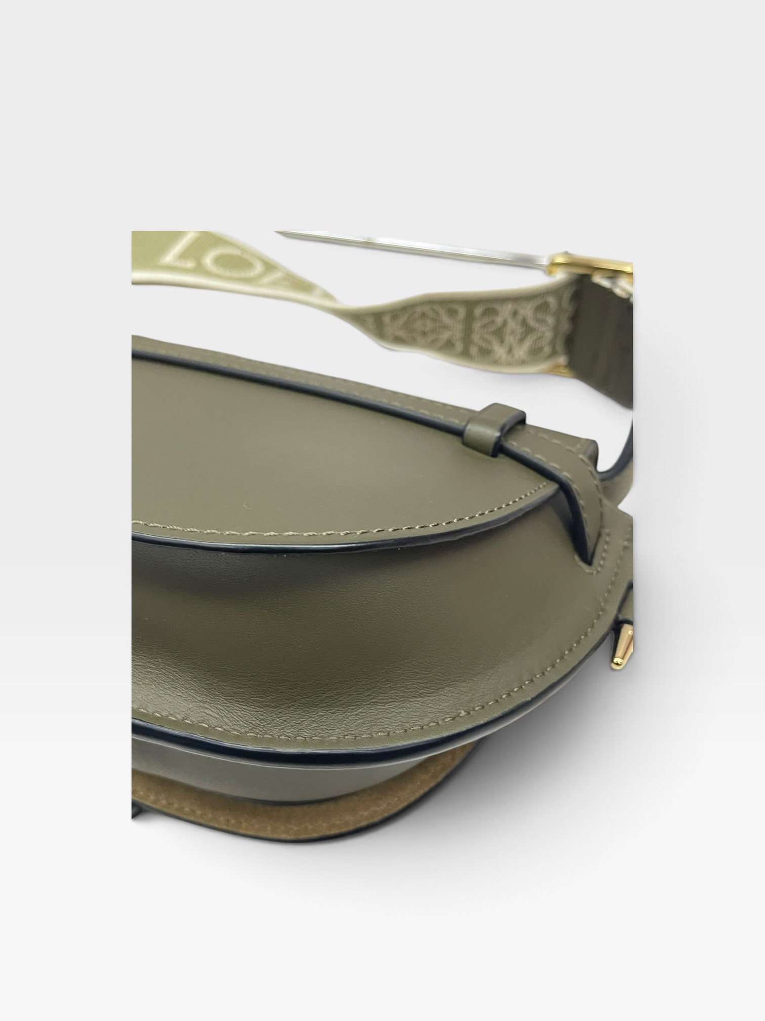 Pre-Owned LOEWE Gate Bag / Product Code: 102905