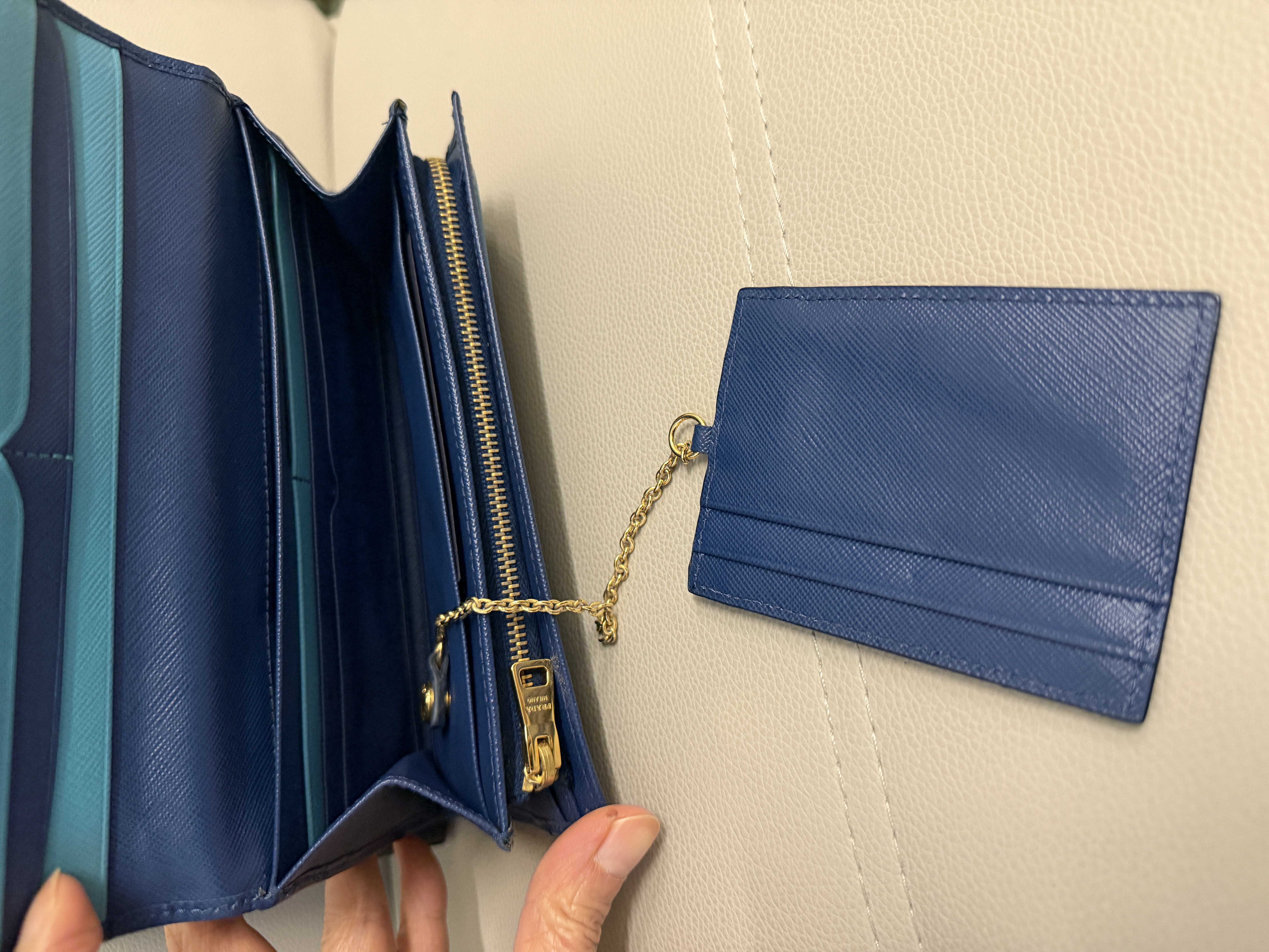 Prada 長銀包
