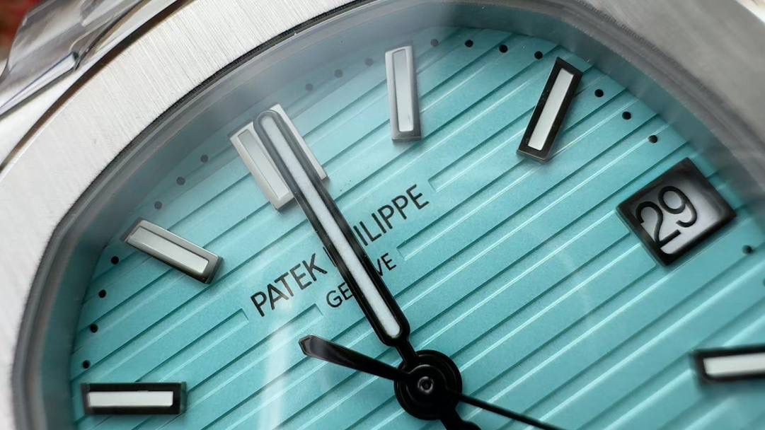 百达翡丽鹦鹉螺蒂芙尼蓝盘腕表