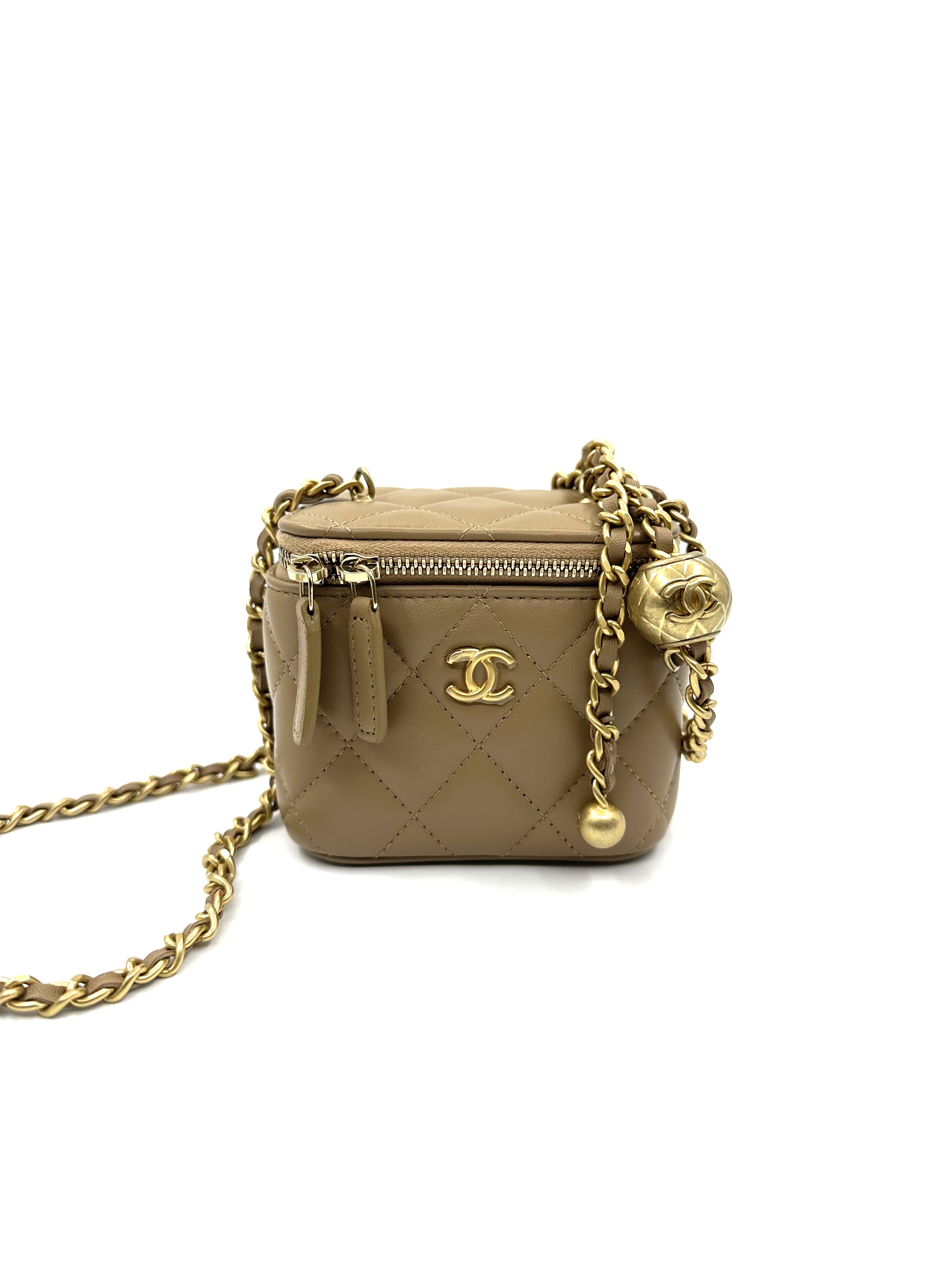 Pre-Owned CHANEL Small Vanity with Chain / Camel Beige / Product Code: 24100103