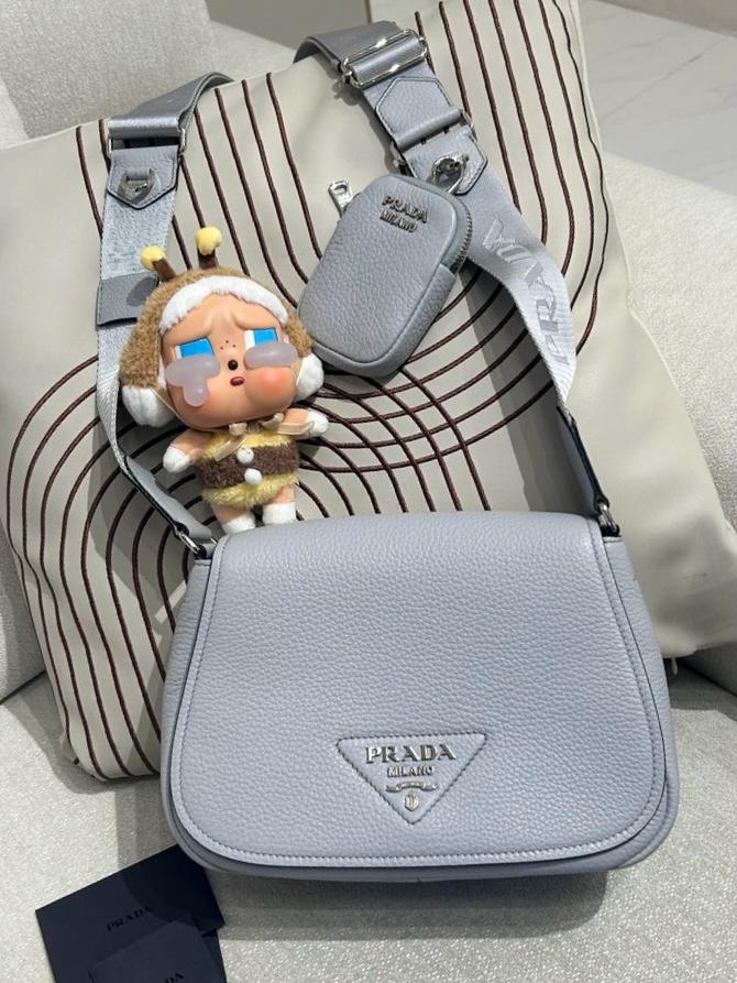 PRADA VITELLO POCKET SHOULDER BAG 1BD293 calfskin NFC 100%Authentic ,99%new ✅Coin bag✅dust bag