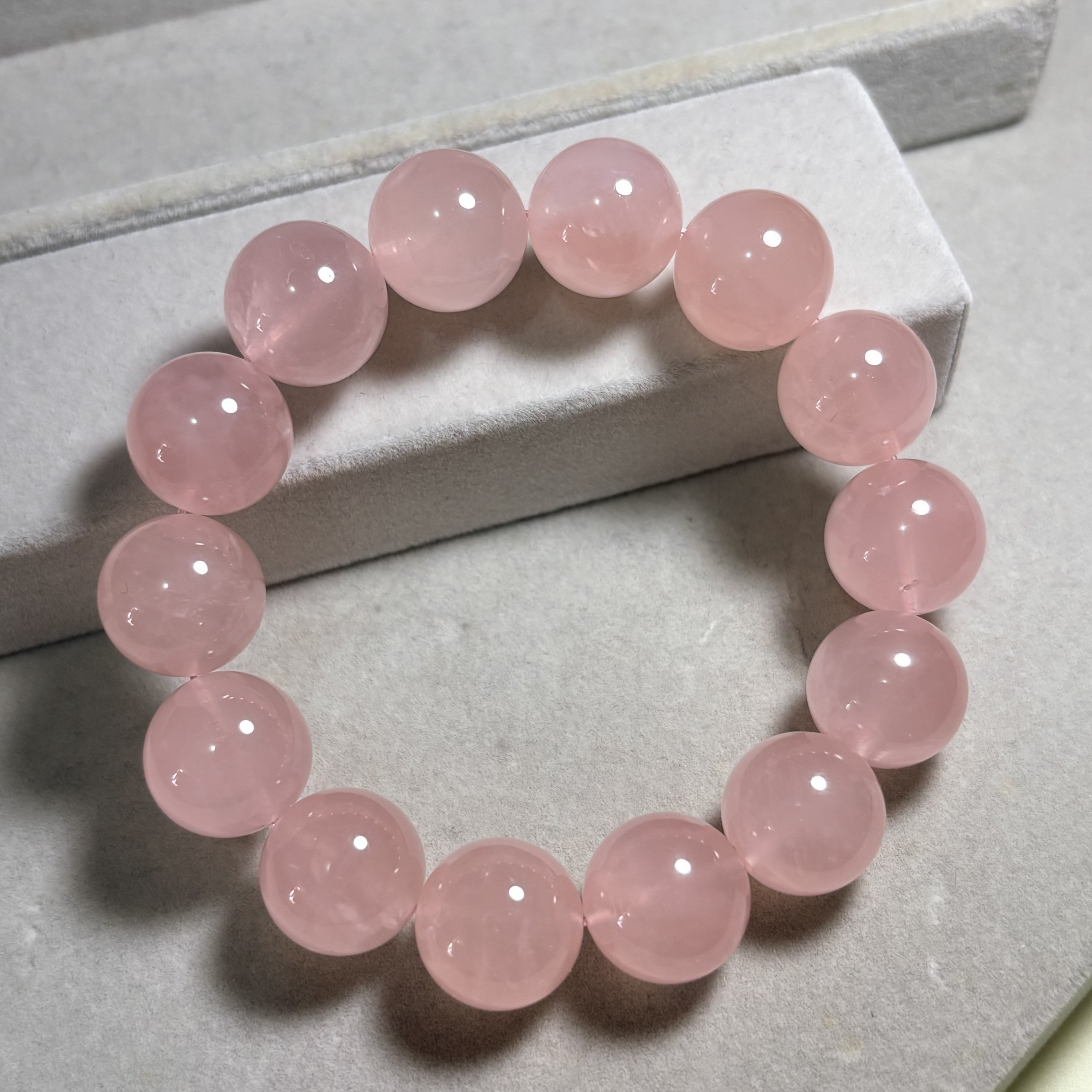  【人緣】馬粉晶手串 No.4563 l規格：15.5mm珠17cm手圍｜附送證書