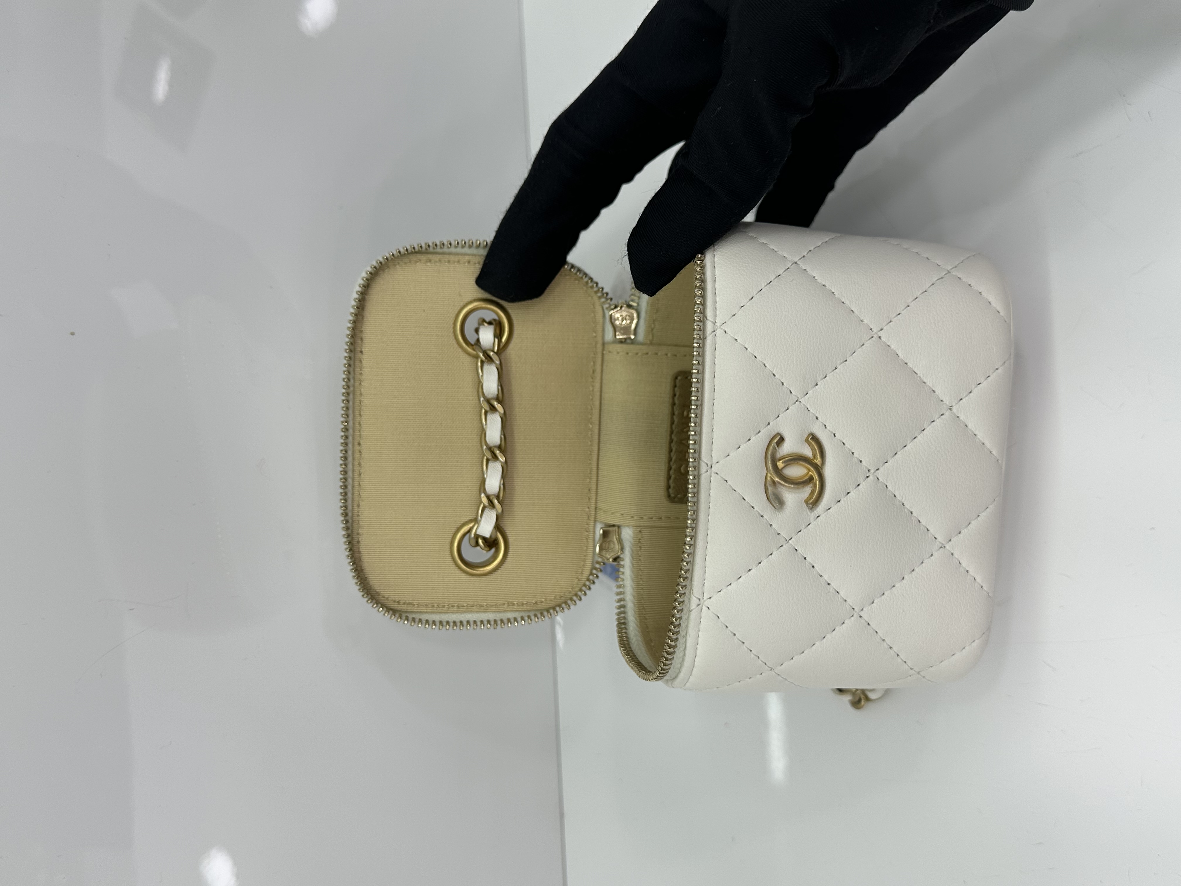 直播貨品 |  [1個-$100 2個-$300］KK27