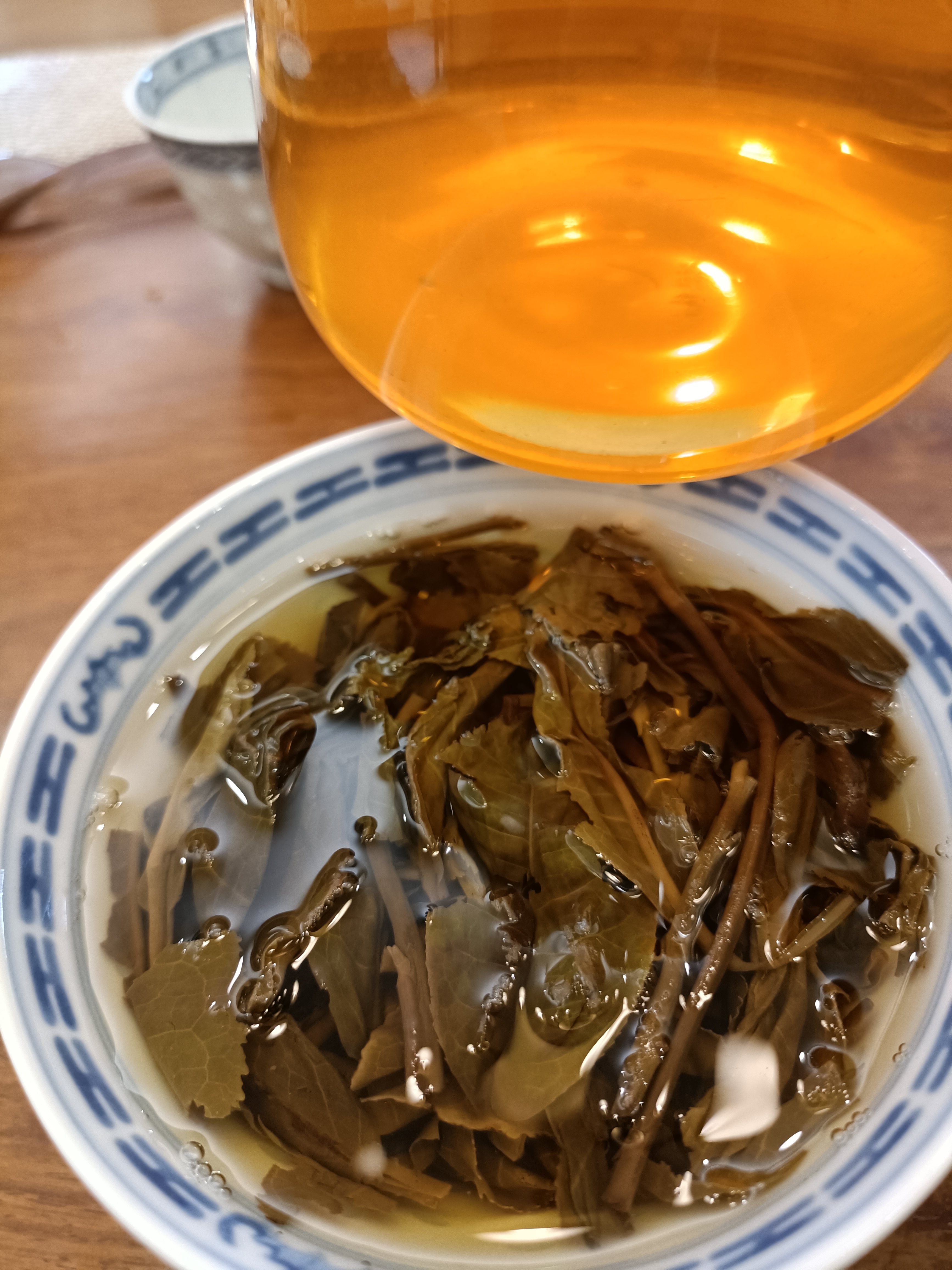 2018年 藏葉小餅(易武古樹500年以上) - 100克<有需要請聯絡我們 852-6329 6186>