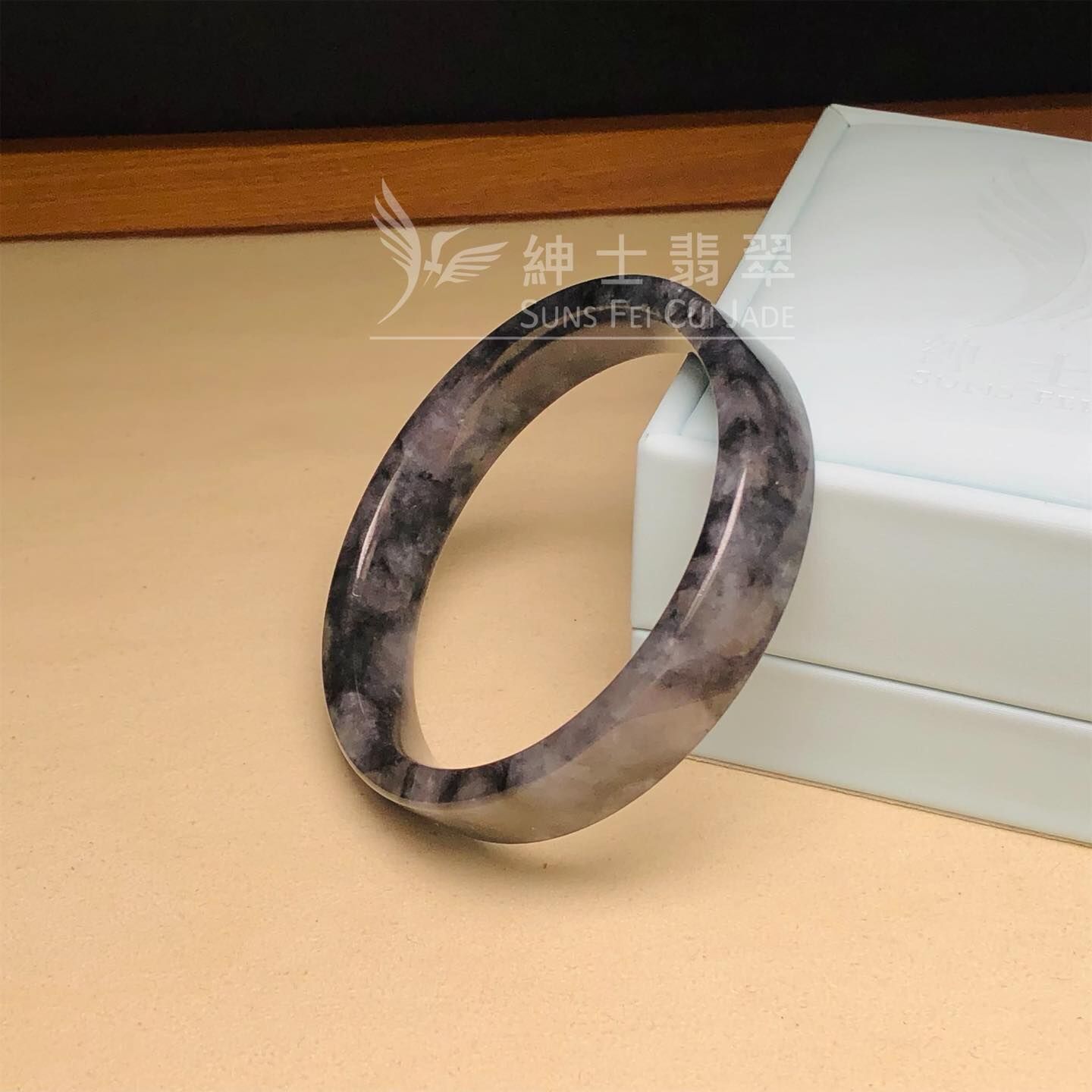 山水畫烏雞方鐲 52.3mm