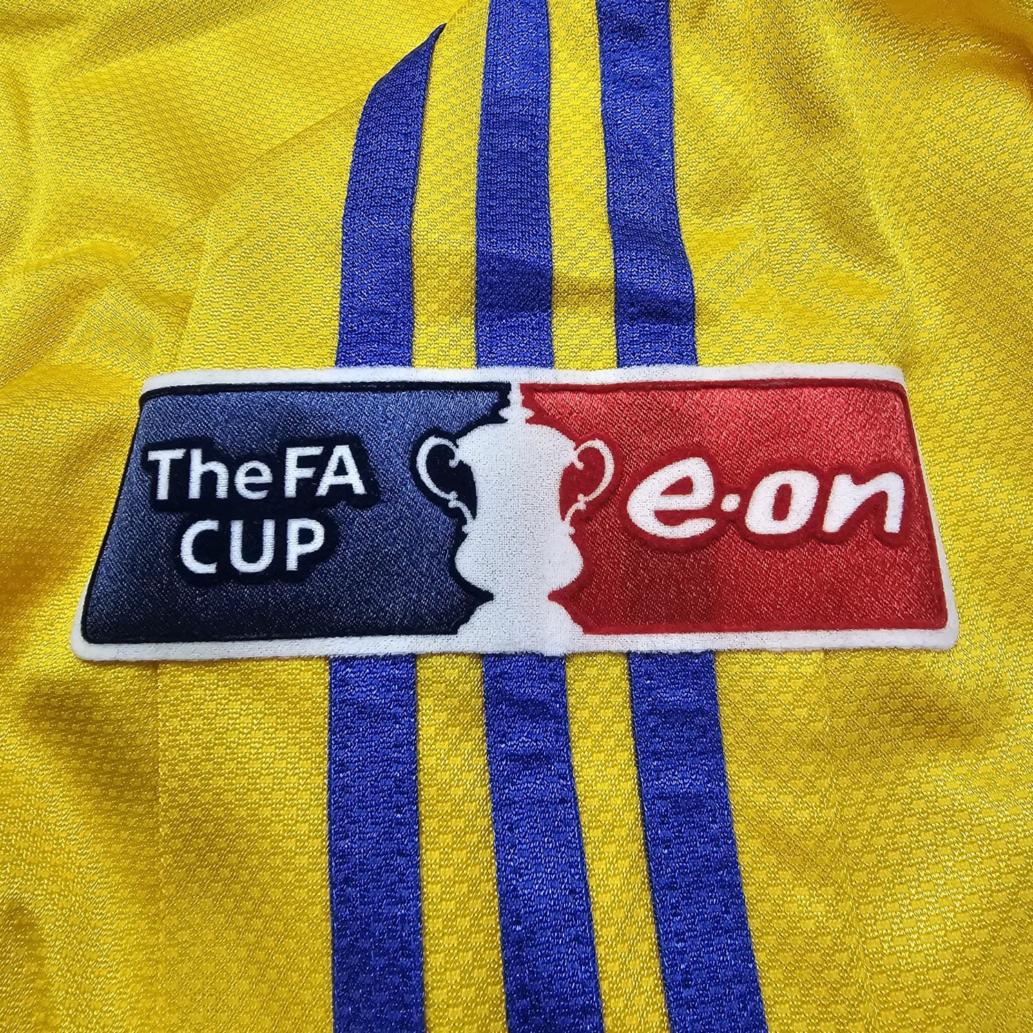 2008-09 Chelsea 3RD Shirt #5 ESSIEN - BNWT - (M)