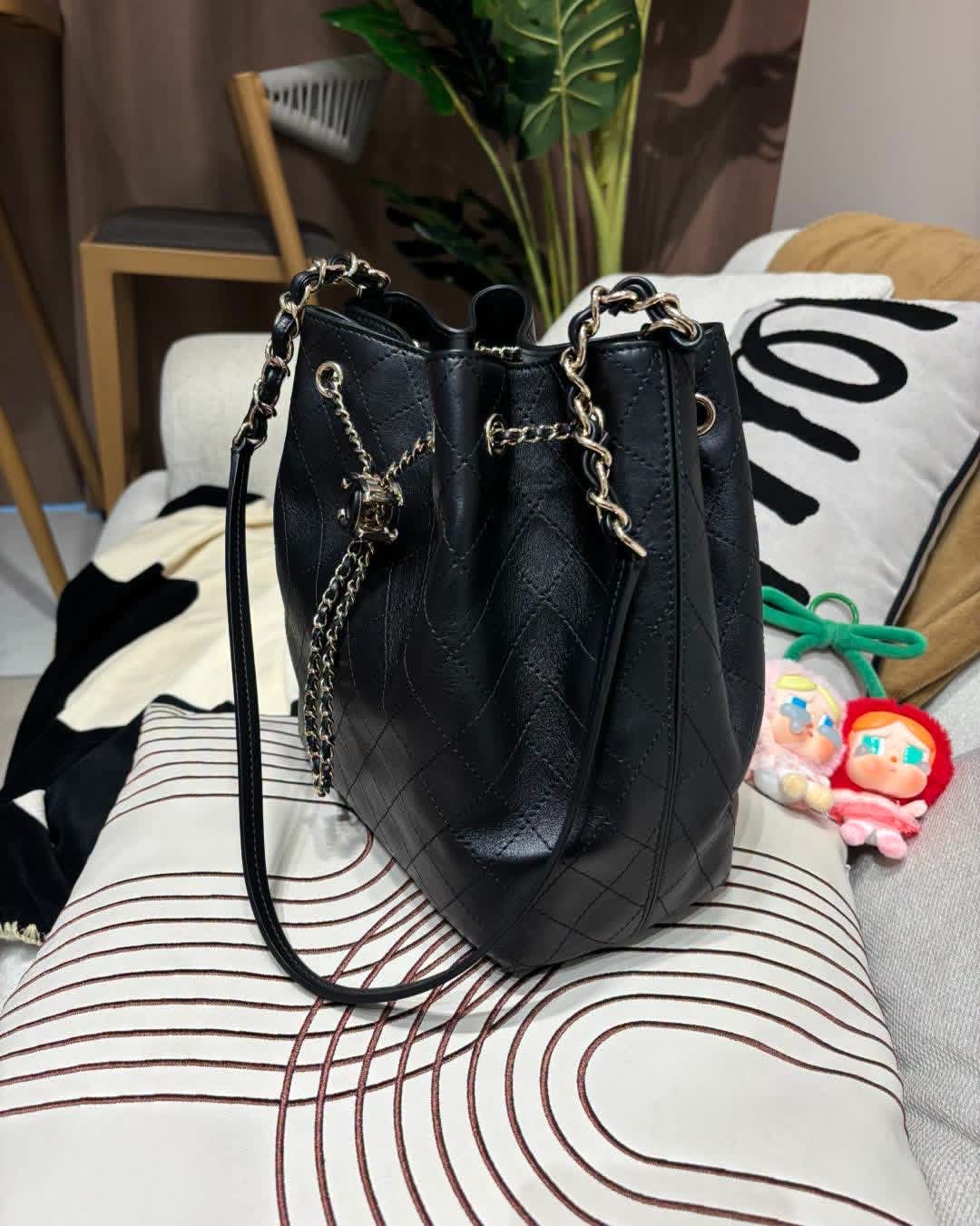 Chanel drawstring bucket bag CALFKSIN 100%Authentic, 98%New  ✅card✅Dust bag✅box