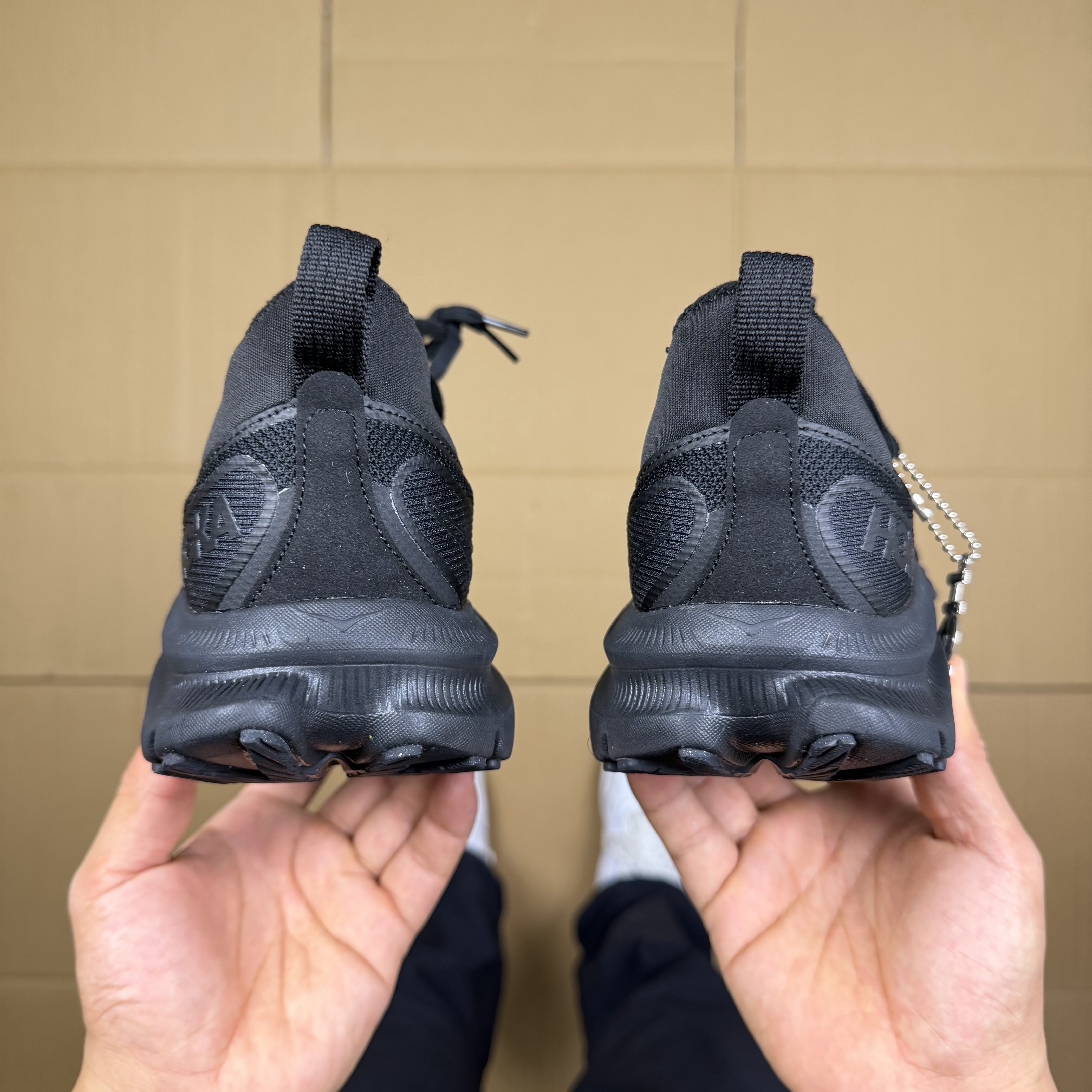 Hoka One One Kawana Mid