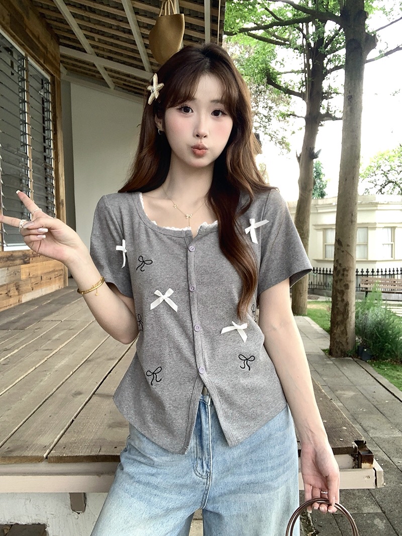 B27(24008) 韩系甜美风蕾丝花边领立体与印花蝴蝶结5色上衣