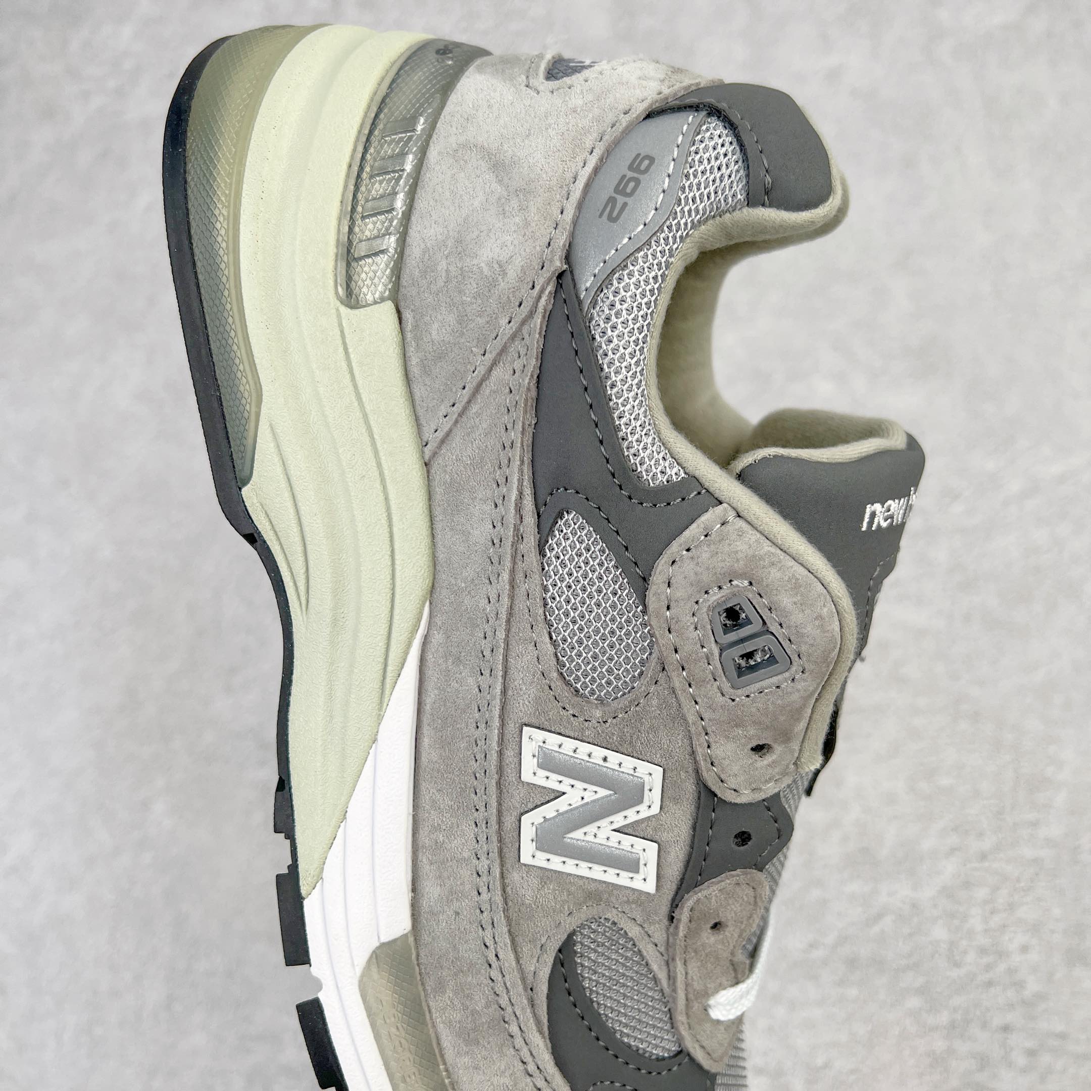 New Balance 992 M992GR