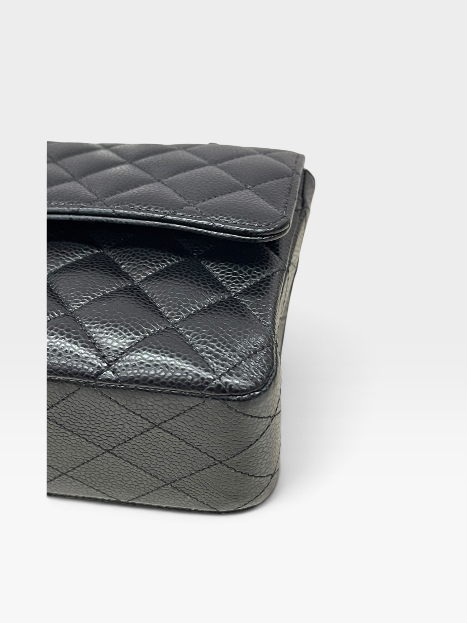 Pre-Owned CHANEL Classic 11.12 Handbag / Product Code: 091009