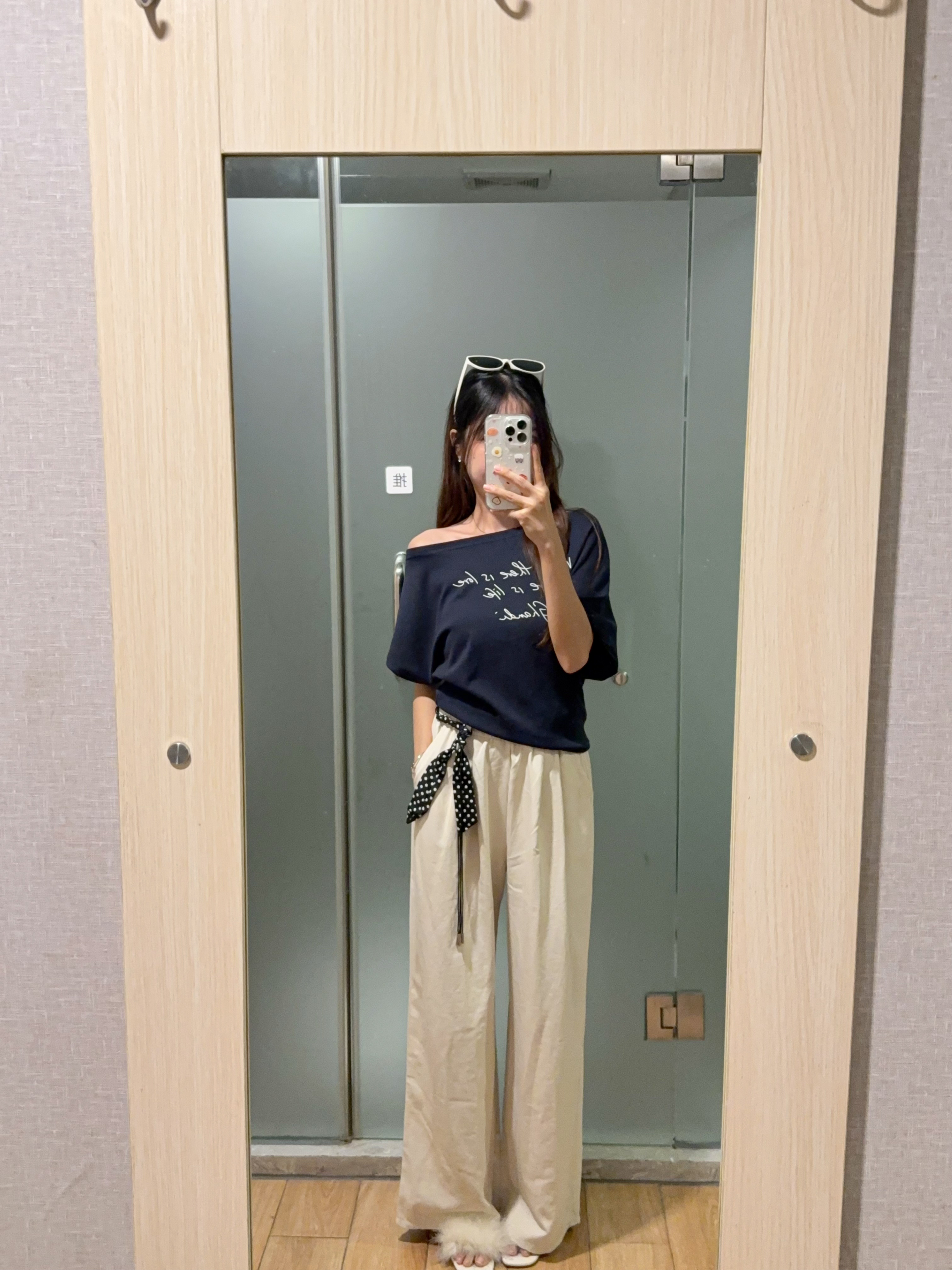 韩版慵懒风字母斜肩上衣R2980