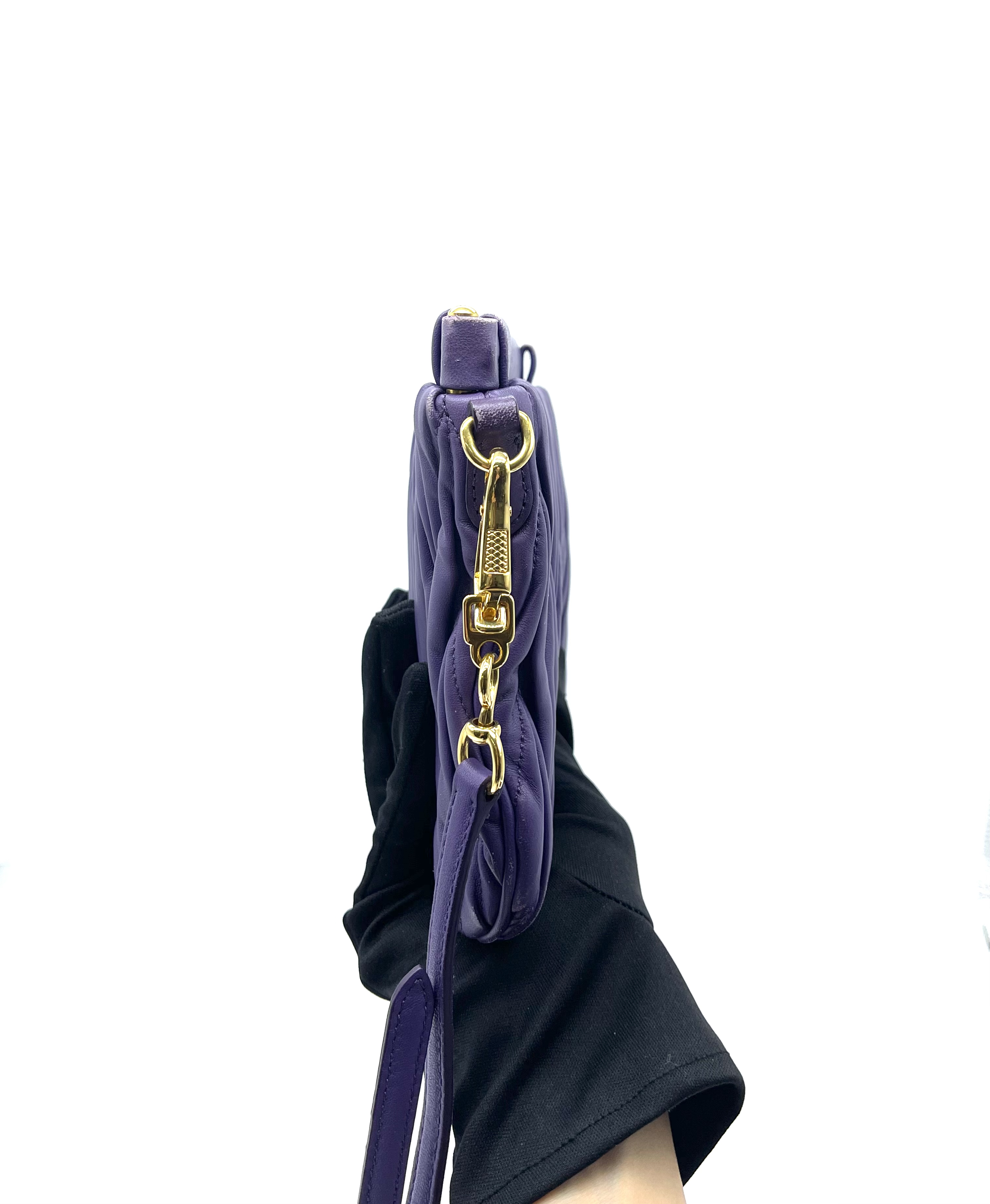 Pre-Owned MIU MIU Purple in Leather / Product Code: 26043012