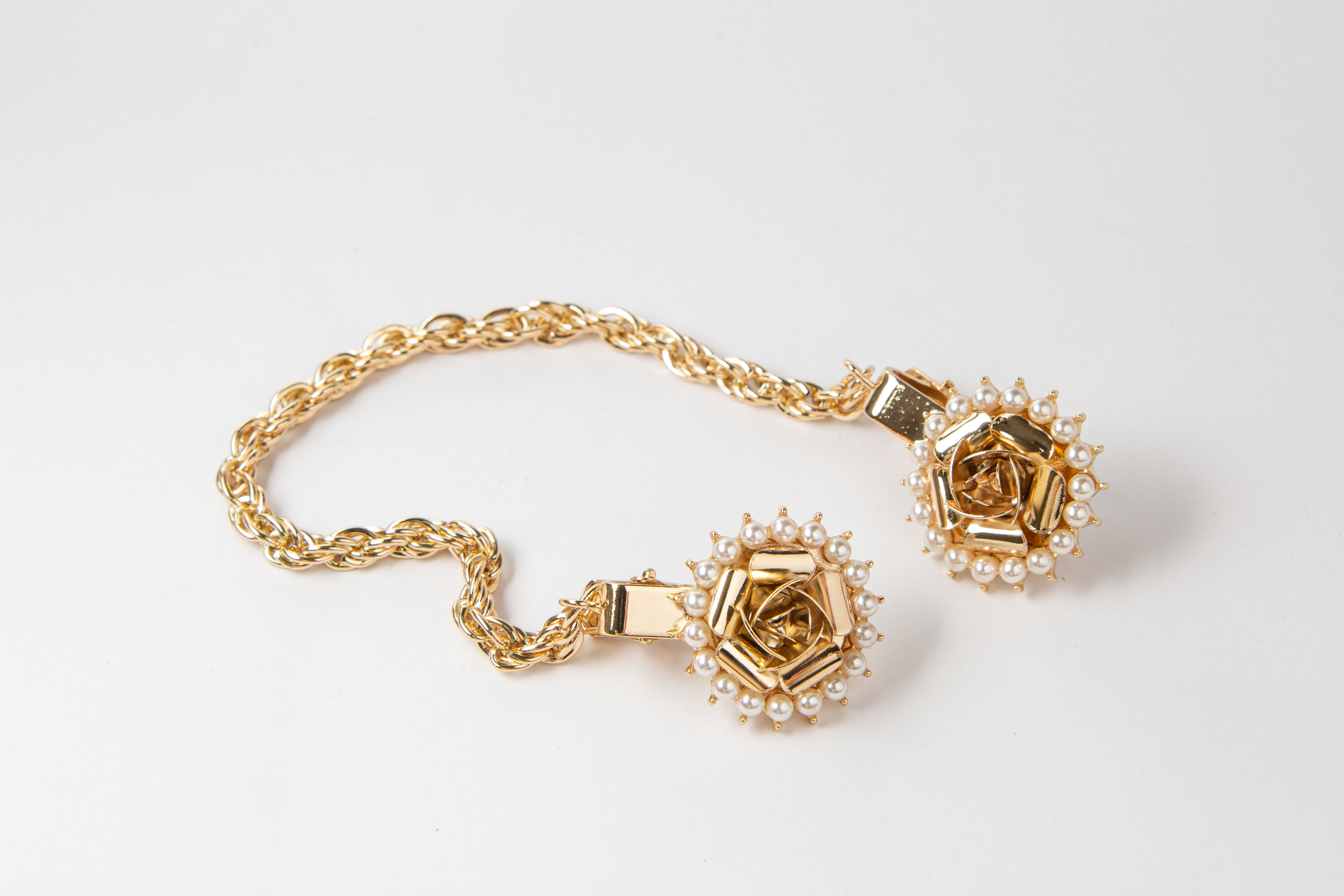 1950s Style Champagne Rose and Faux Pearl Sweater Clip (FM190)