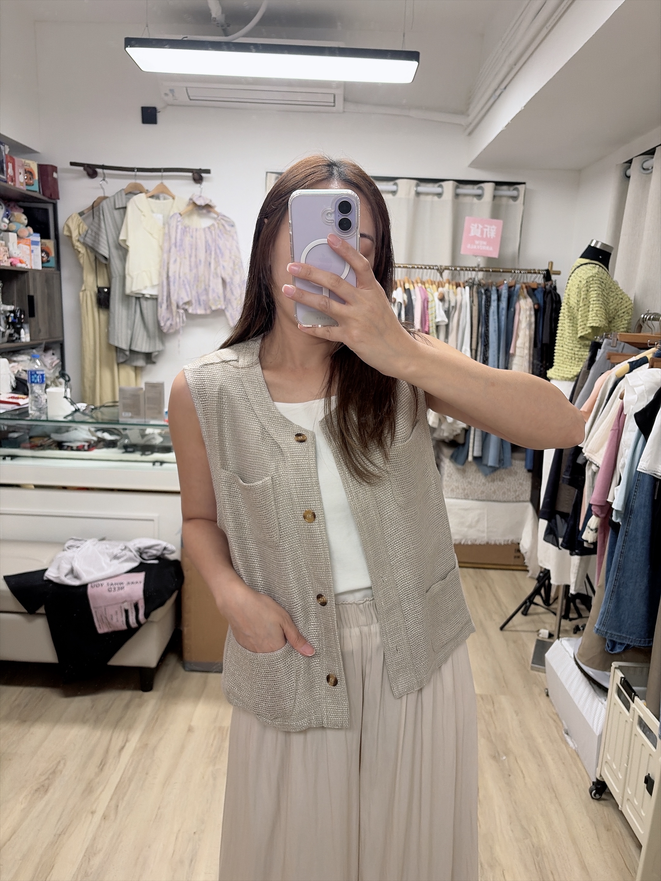 杏色背心外套