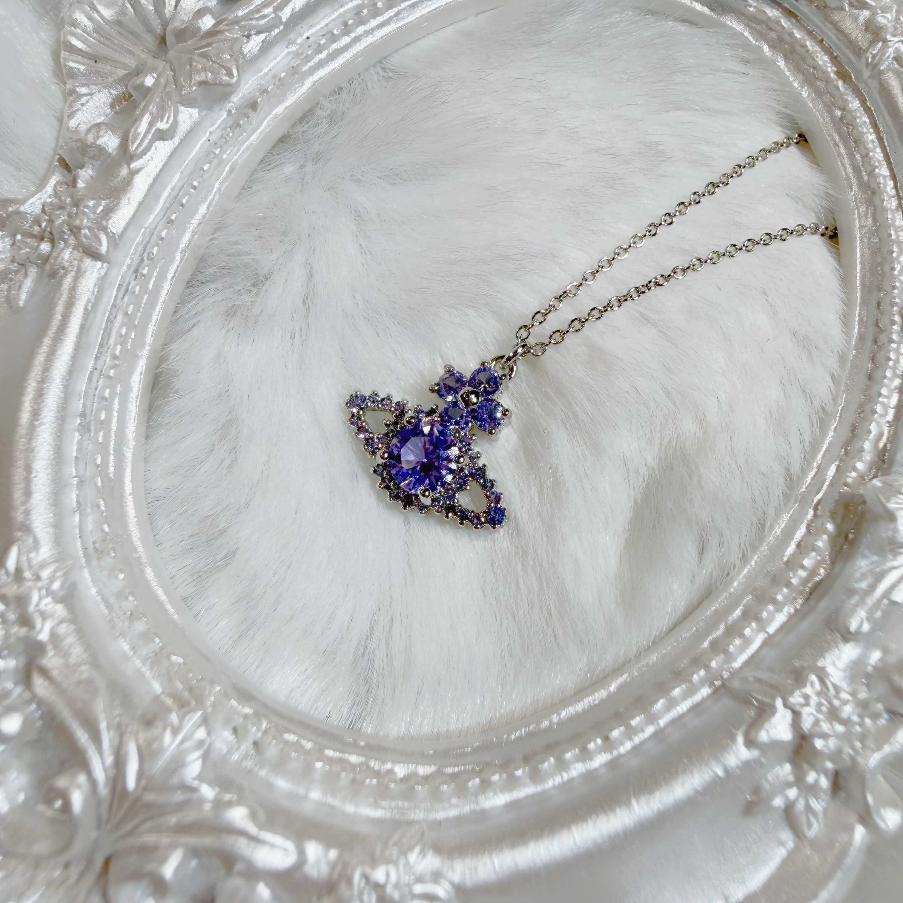 VW Valentina necklace purple/S