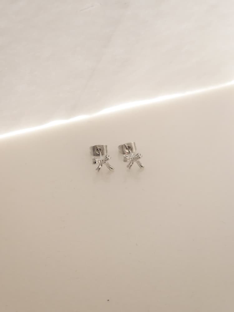 Gift Ribbon Stud Earrings
