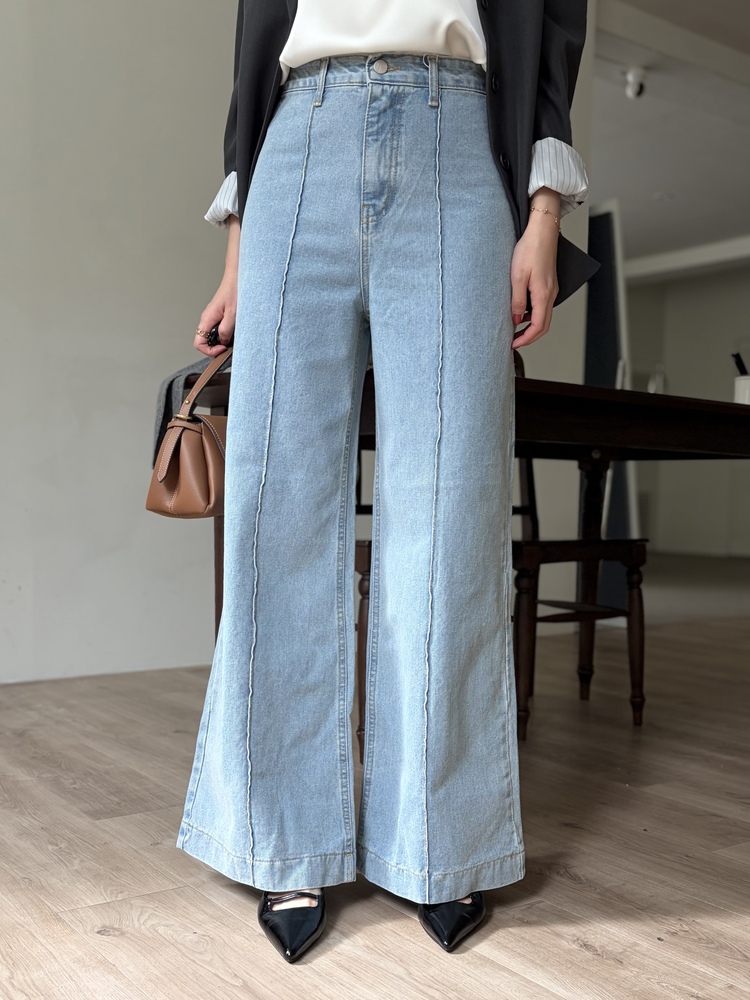 The Seamline Wide-Leg Jeans