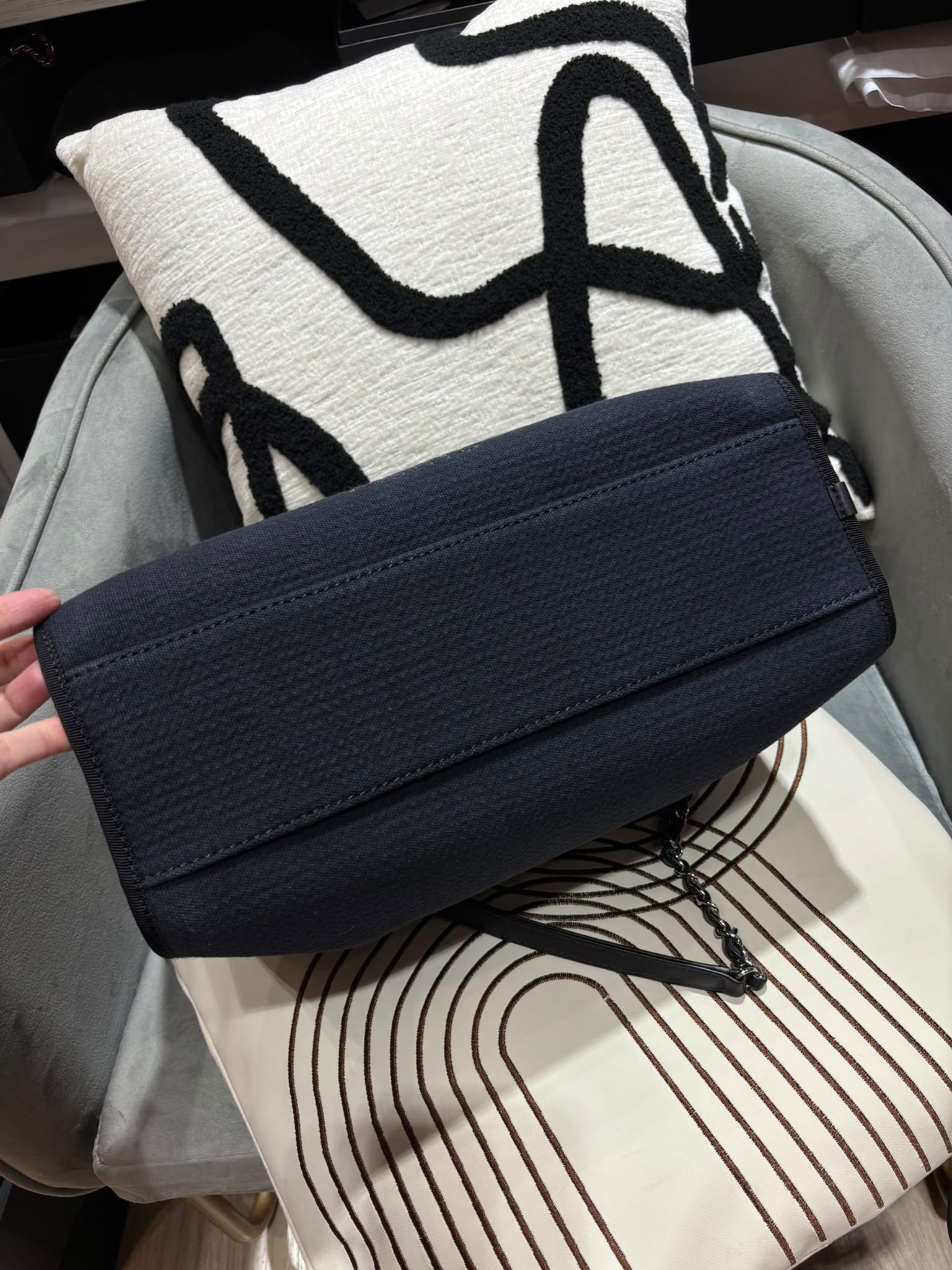 Chanel deauville Boston bag  Navy 100%Authentic,98%new  ✅晶片✅Dust bag 