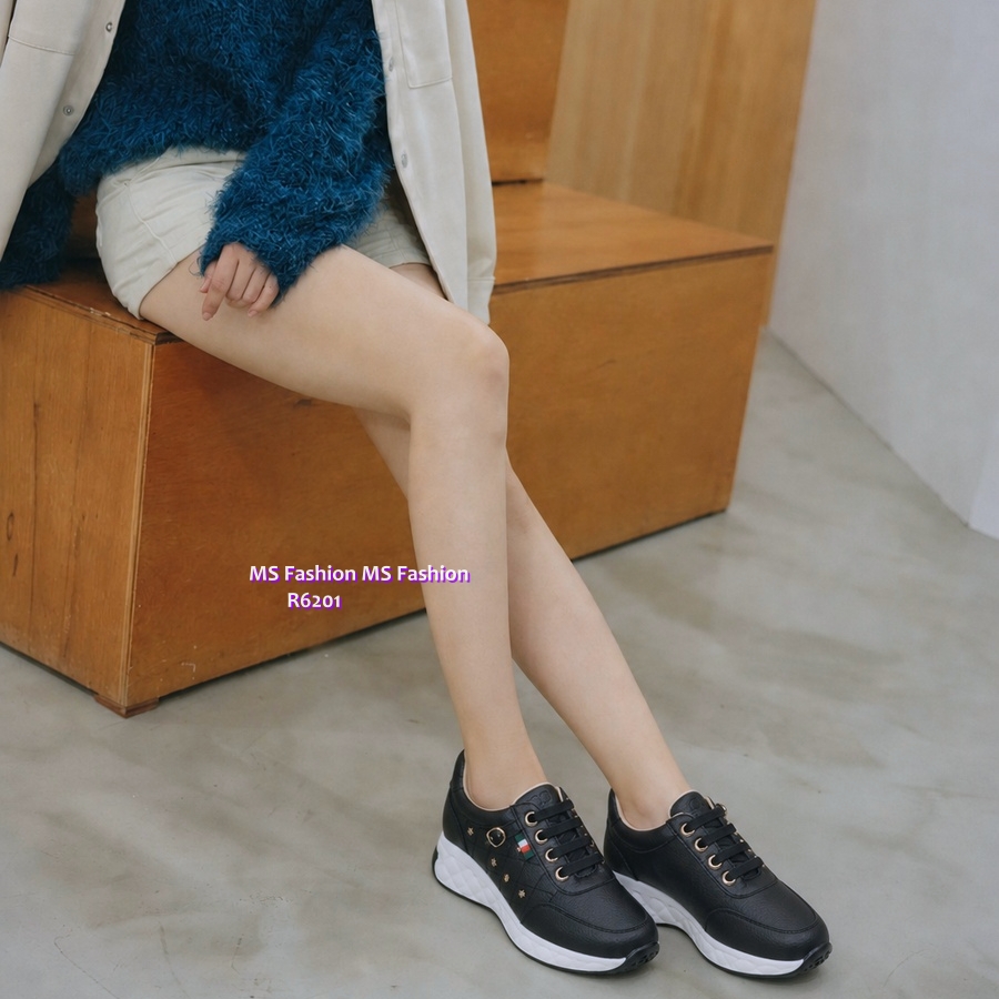 R6201 韓國🇰🇷星星飾扣sneakers