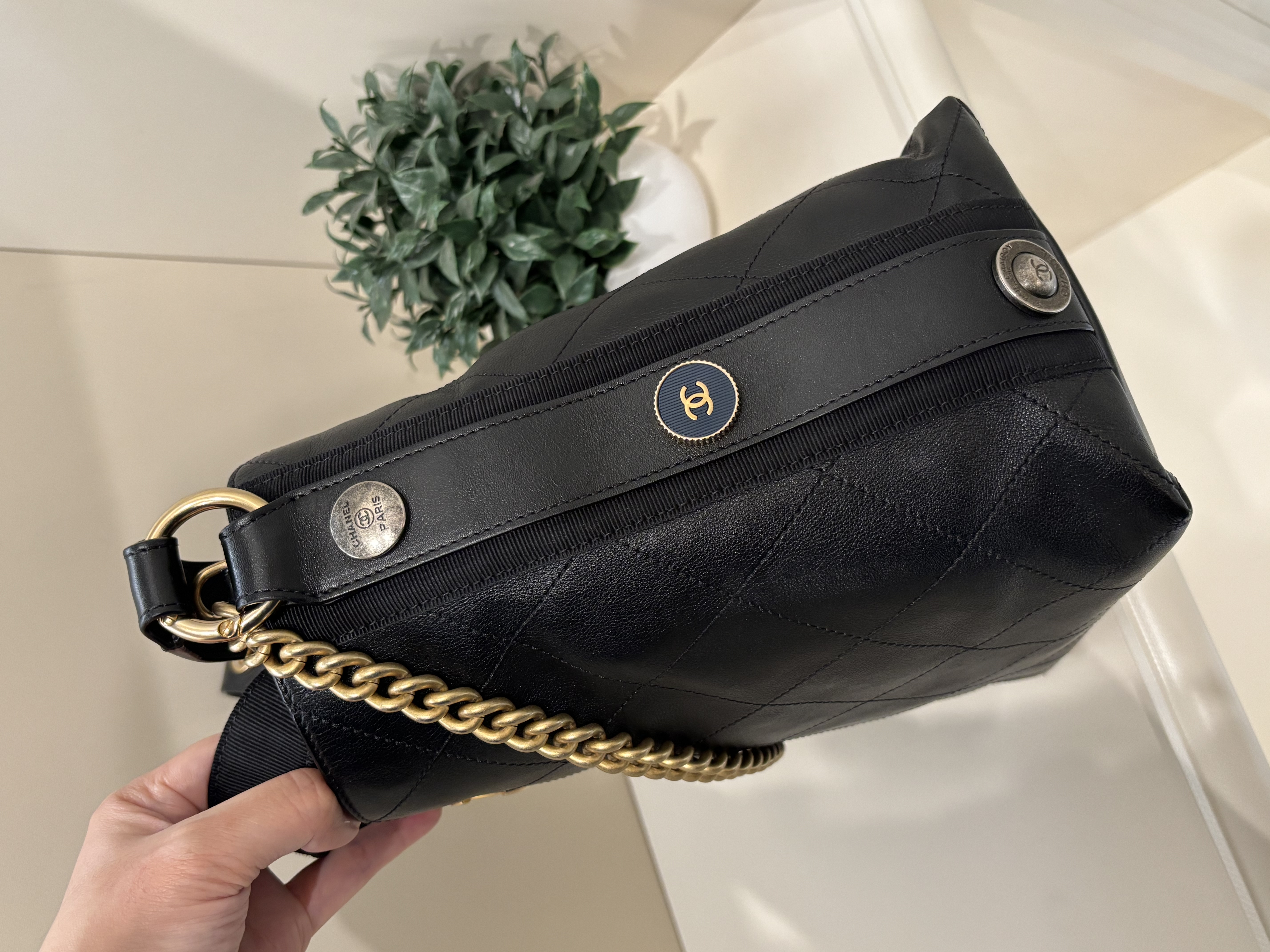 Chanel 2way Bucket bag 100%Authentic, 95%New ✅收據✅card ✅dust bag 