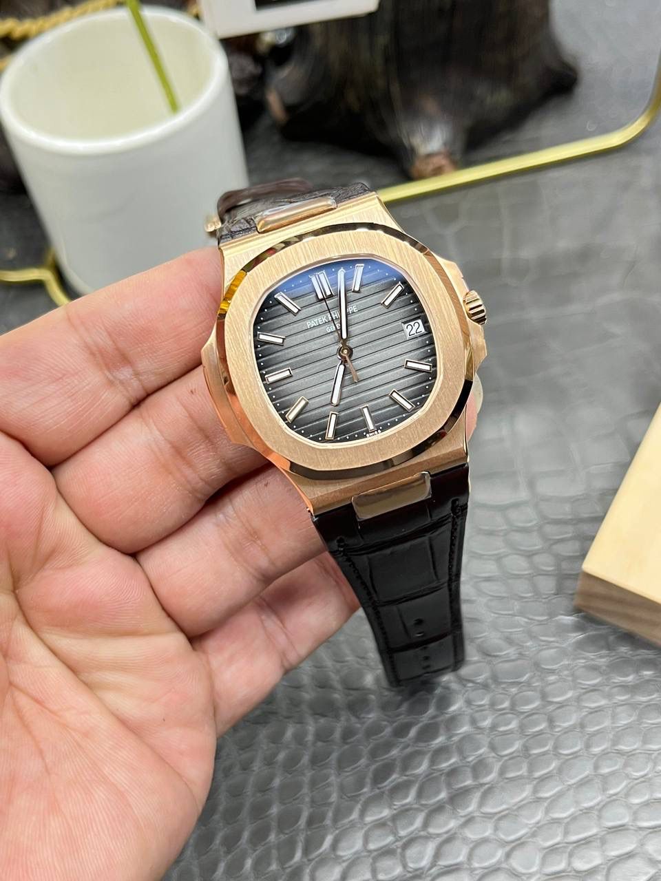 百达翡丽鹦鹉螺5711系列/灰盘玫瑰金款/40mm*8.3mm/Cal.324全自动一体机械机芯😍💯🤍