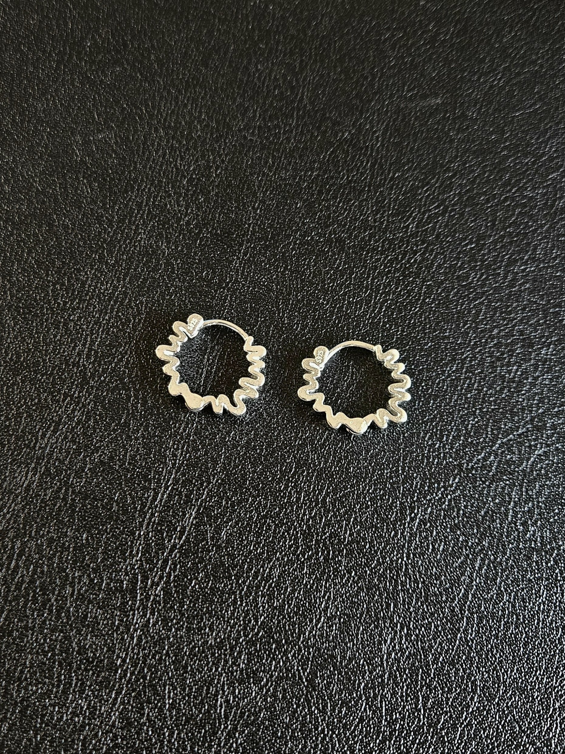 S925 - EE0323 Twist Flow Hoops Earrings 