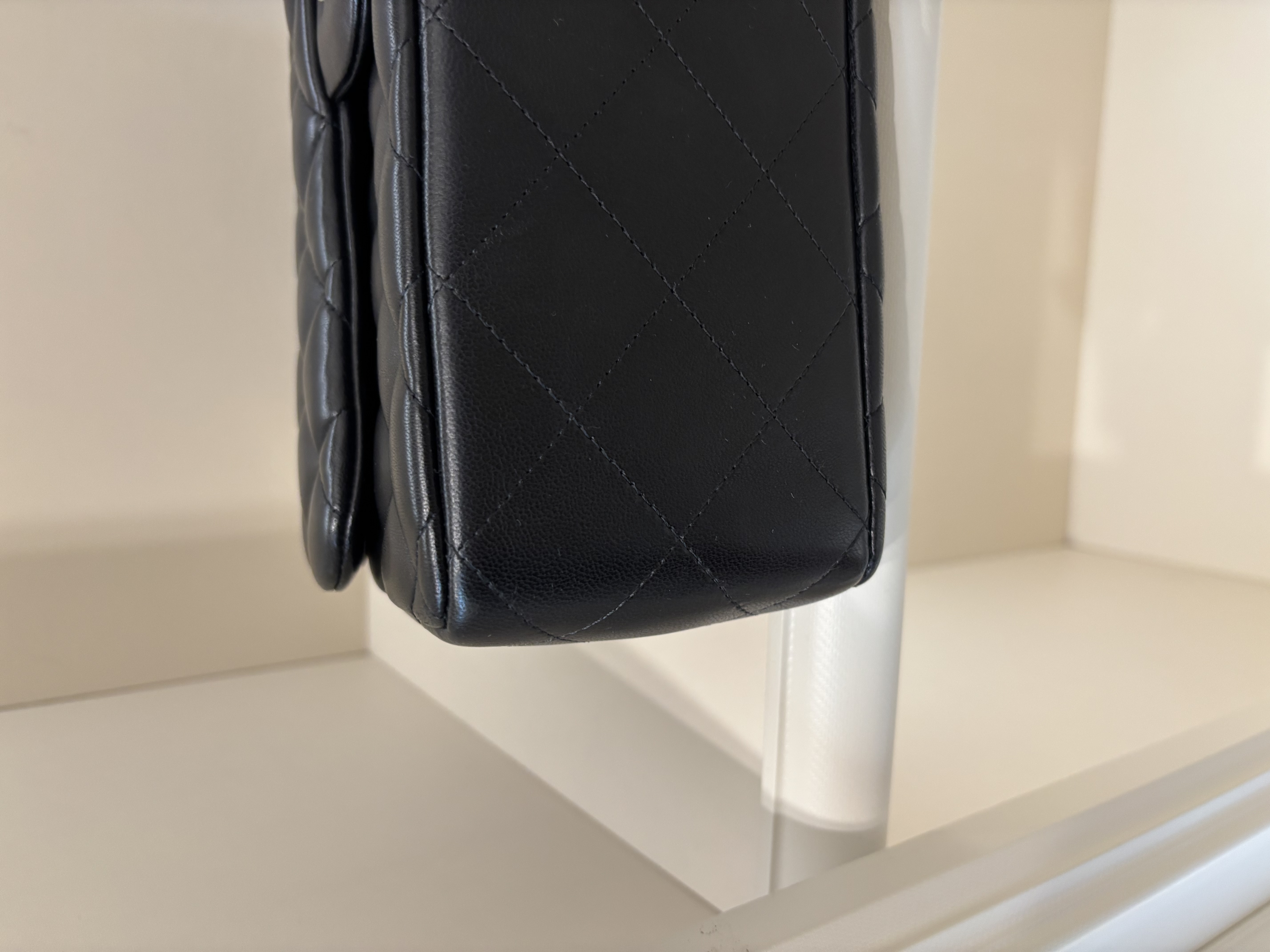 Chanel classic flap 30cm,jumbo A58600 黑色羊皮銀扣100%Authentic ,95%new ✅card ✅塵袋✅box 