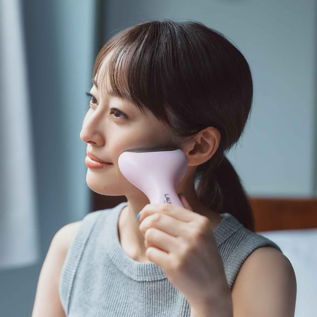 日本預訂📍日本雜誌LAURA MERCIER冰感按摩棒