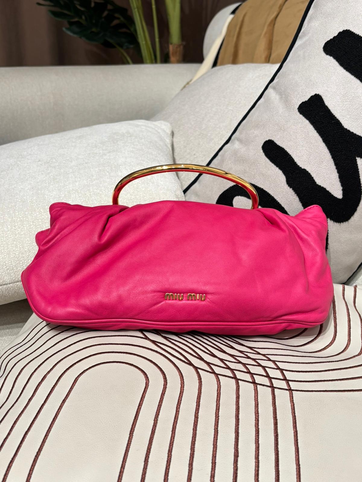 Miu Miu clutch bag lamskin 100%Authentic,95%new✅dust bag 
