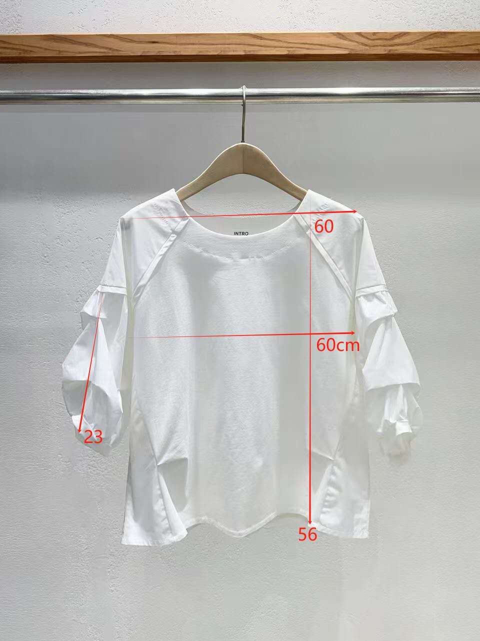 Loose-Fit Top with Structured Tiered Puff Sleeves‖ 立体层次感中袖设计宽松上衣 KR0171177