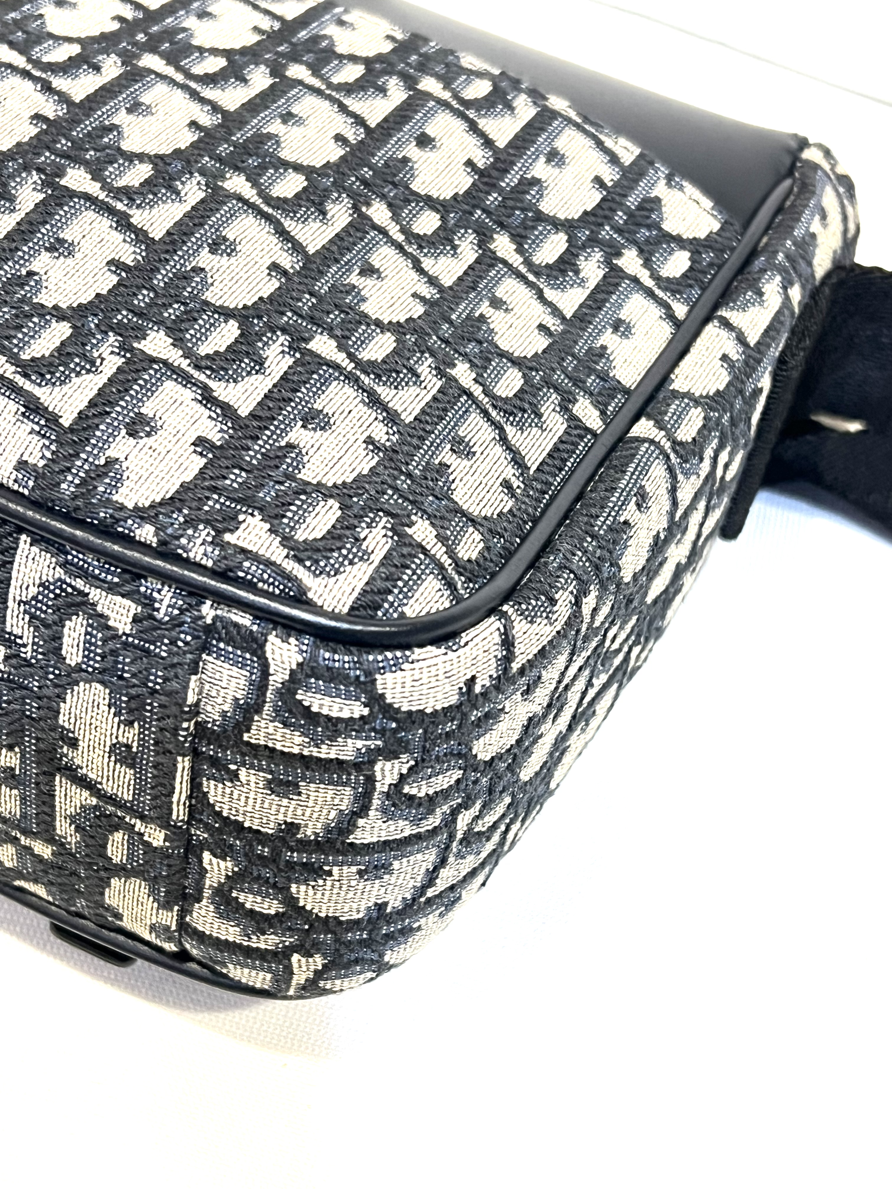 Pre-Owned Dior Oblique / Product Code: 26041117